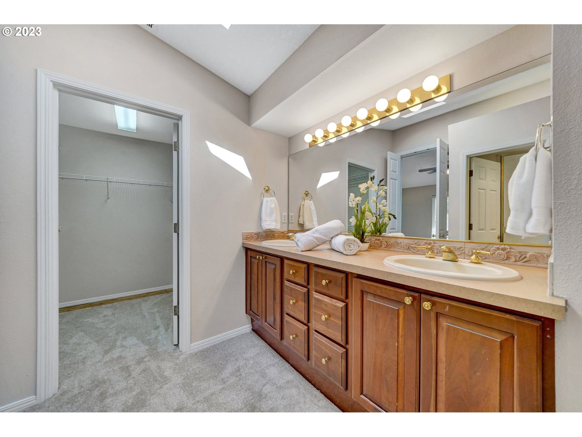 1551 NE ORENCO STATION PKWY