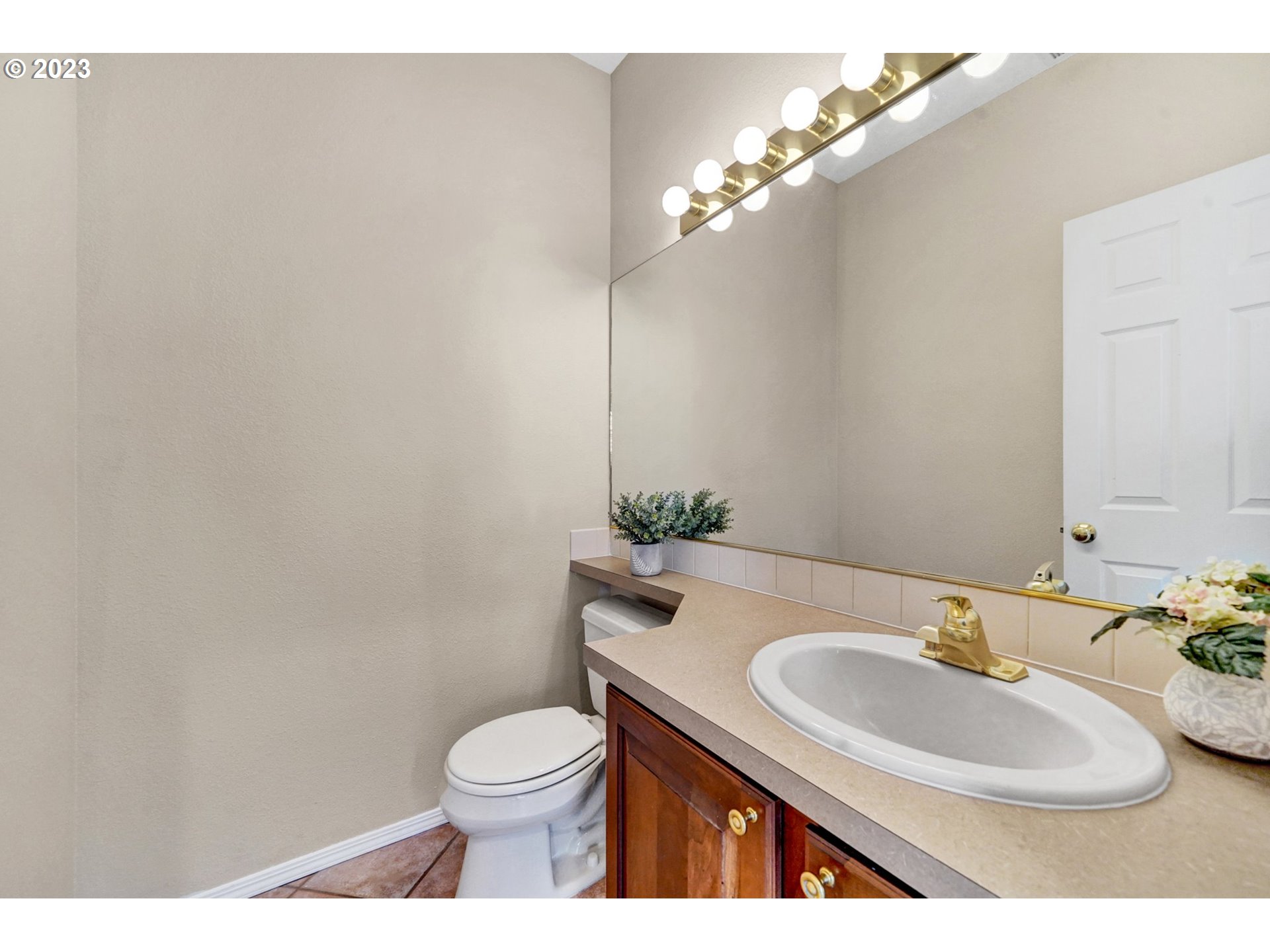 1551 NE ORENCO STATION PKWY