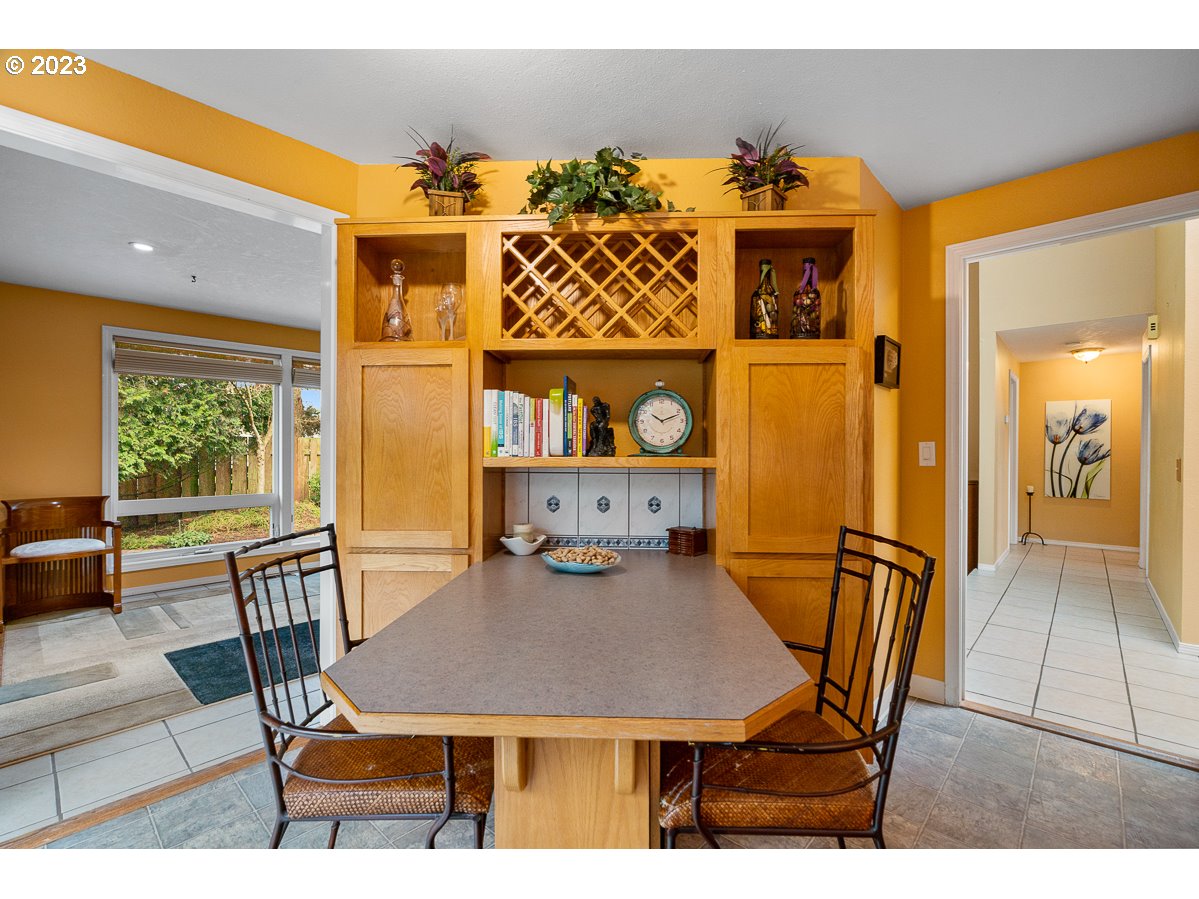 1328 SE JACQUELIN DR