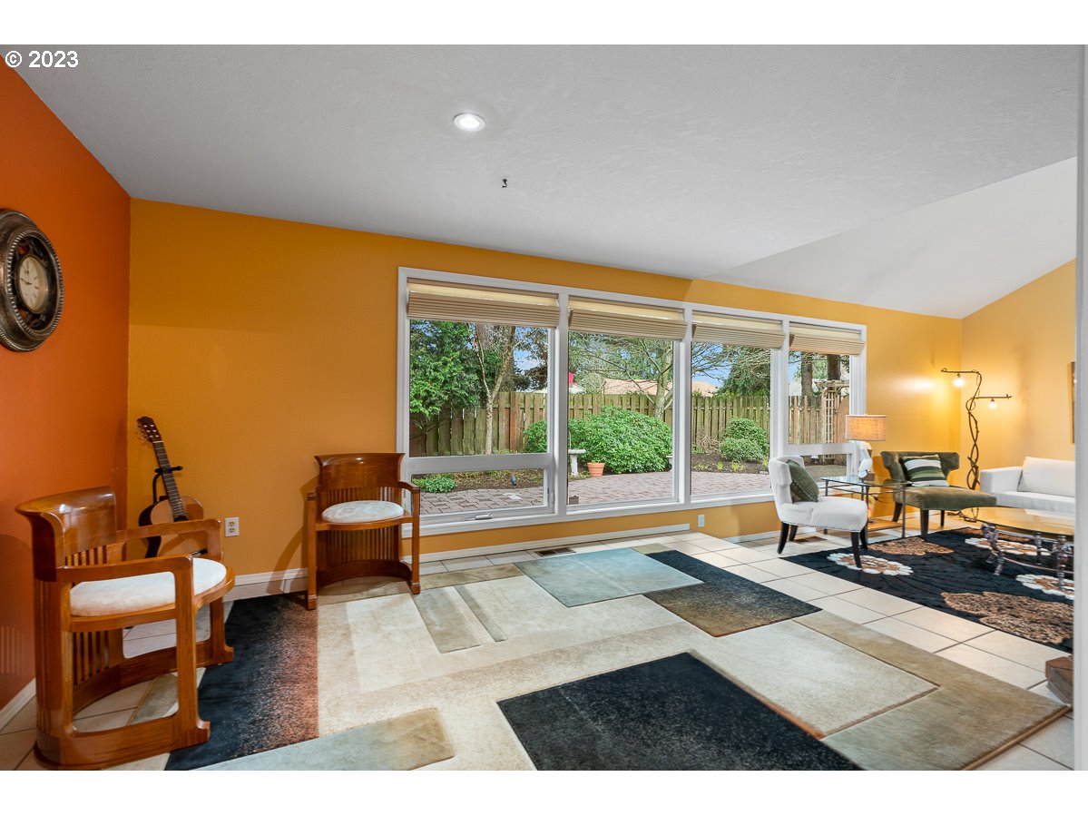 1328 SE JACQUELIN DR