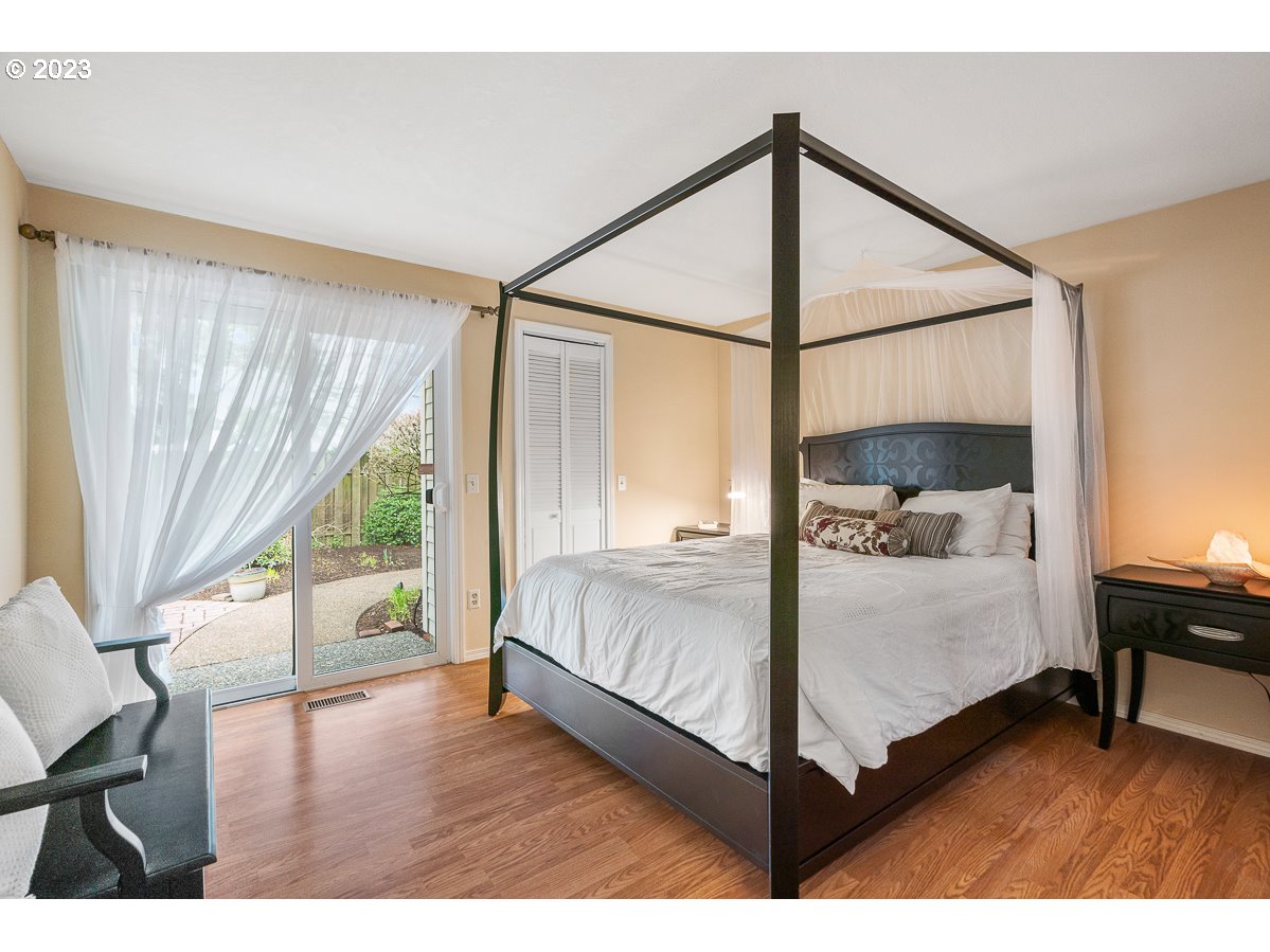 1328 SE JACQUELIN DR