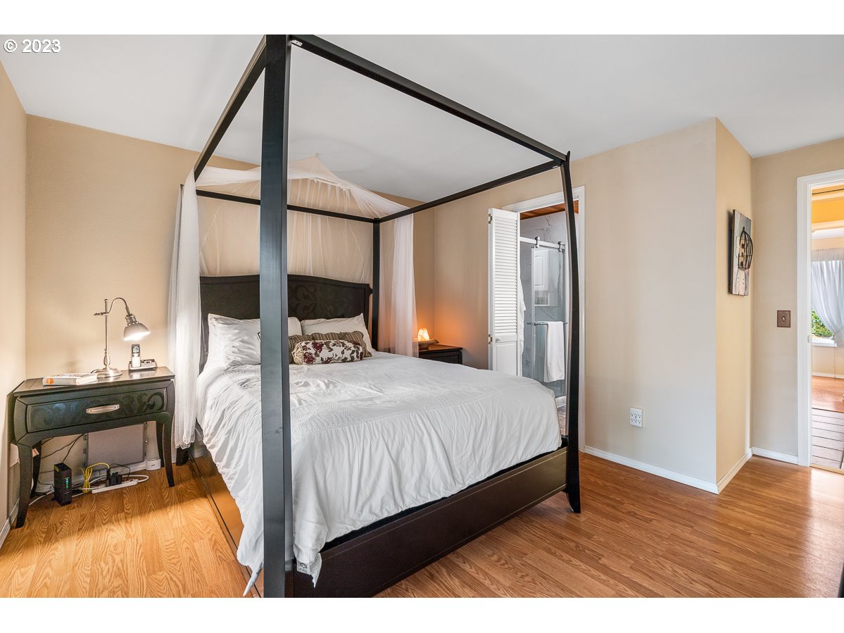 1328 SE JACQUELIN DR