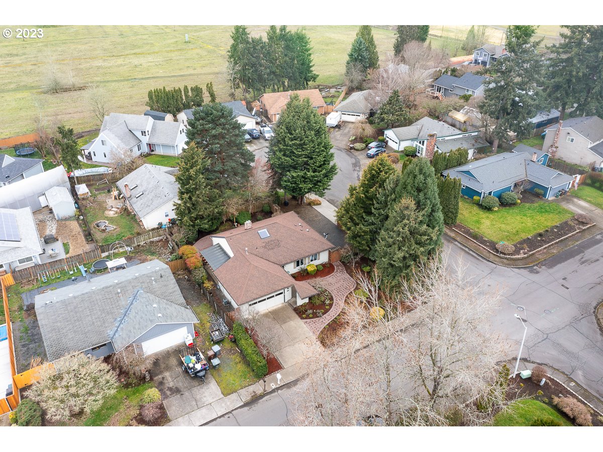 1328 SE JACQUELIN DR