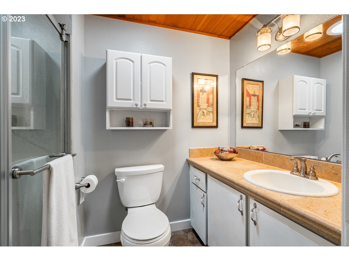 1328 SE JACQUELIN DR