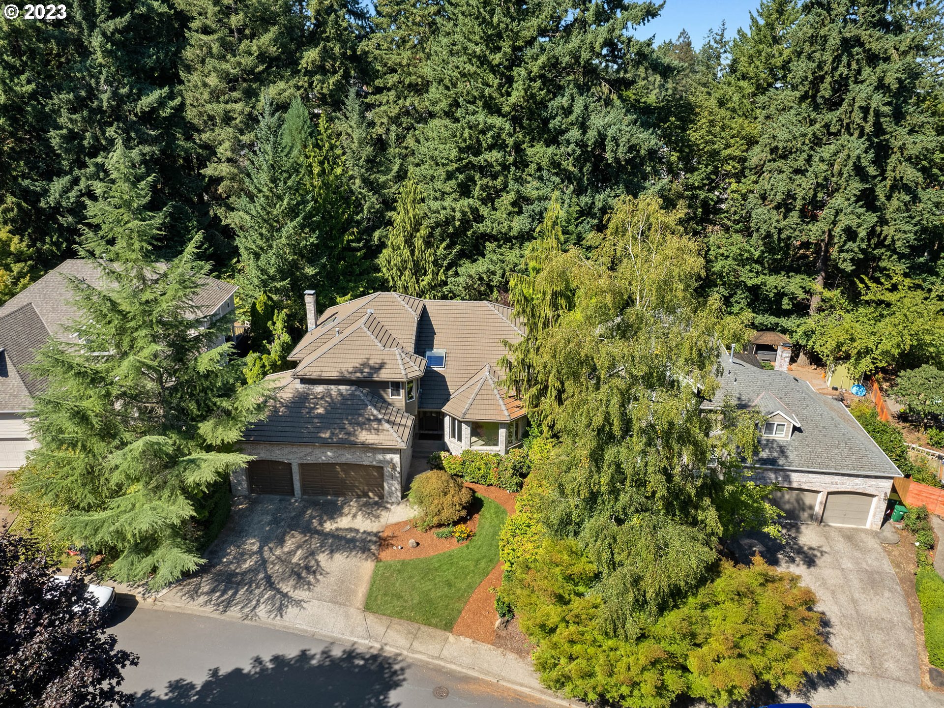 8351 SW CHARLOTTE DR