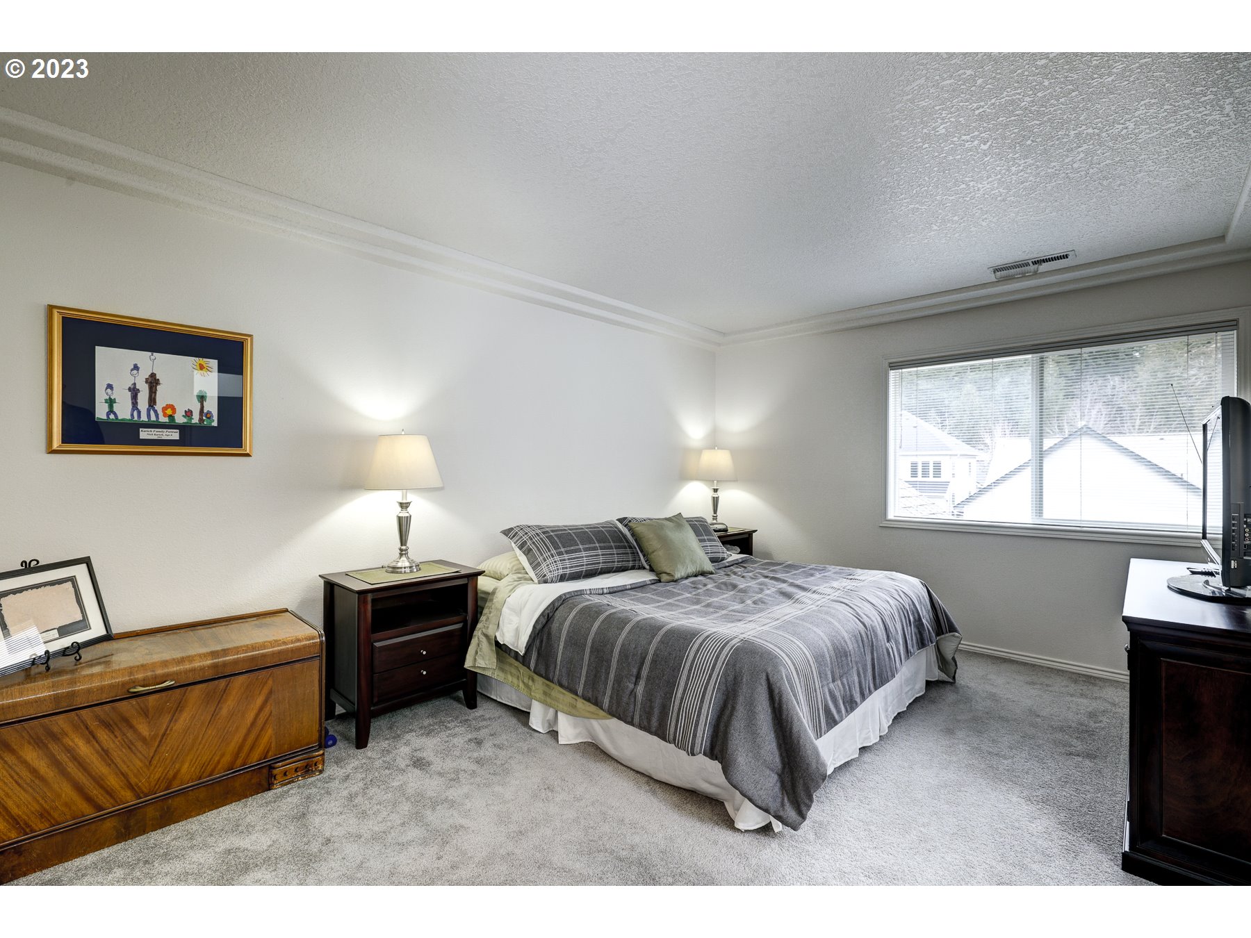 1669 NE GLEN ELLEN DR