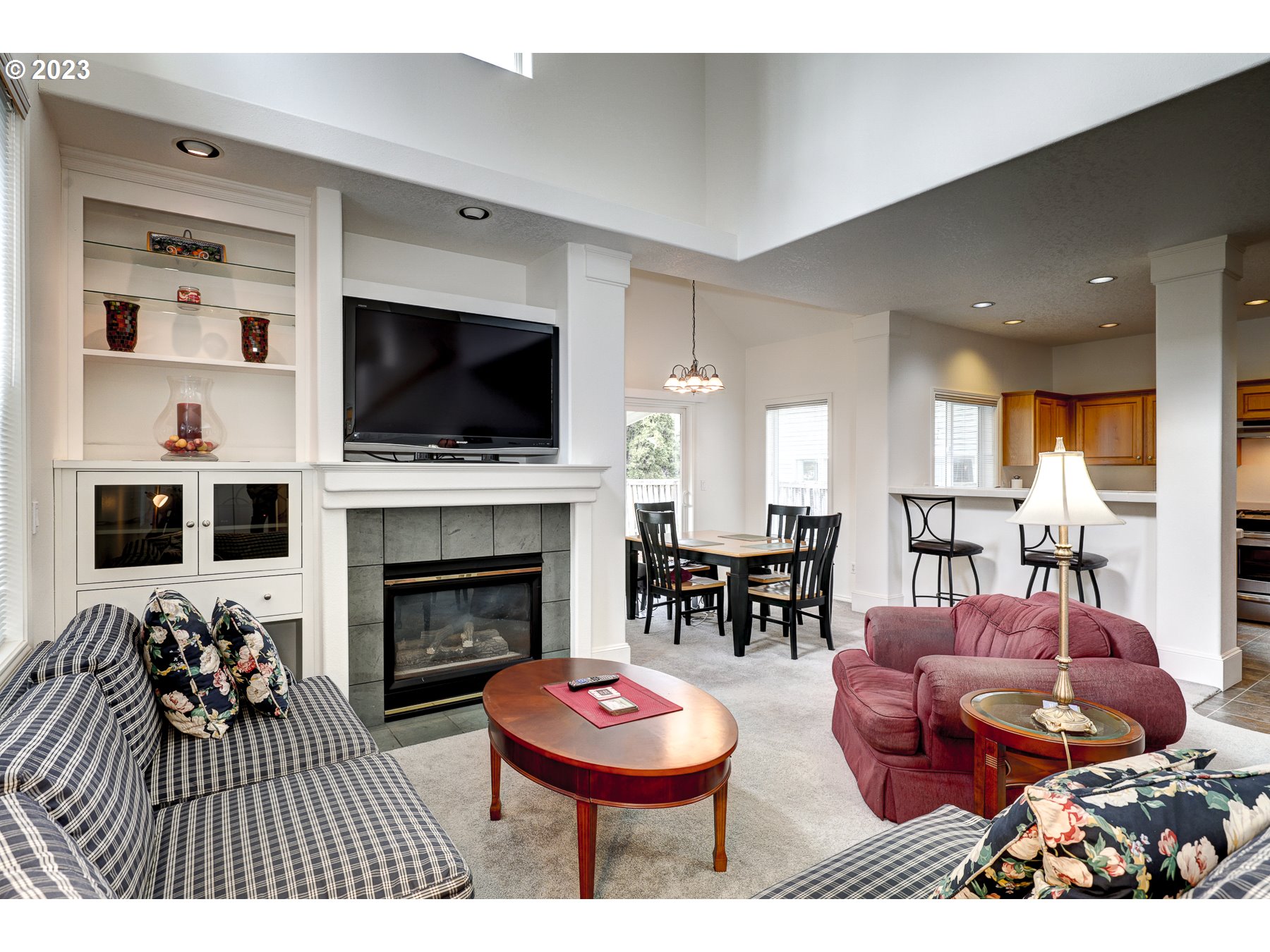 1669 NE GLEN ELLEN DR