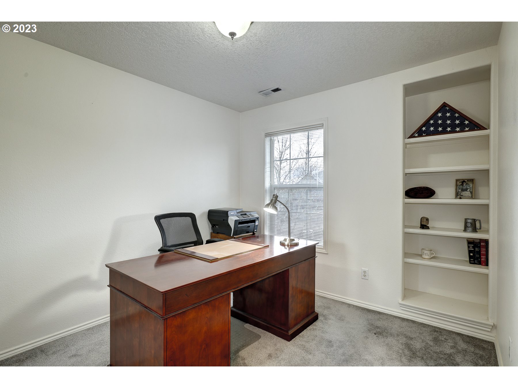 1669 NE GLEN ELLEN DR