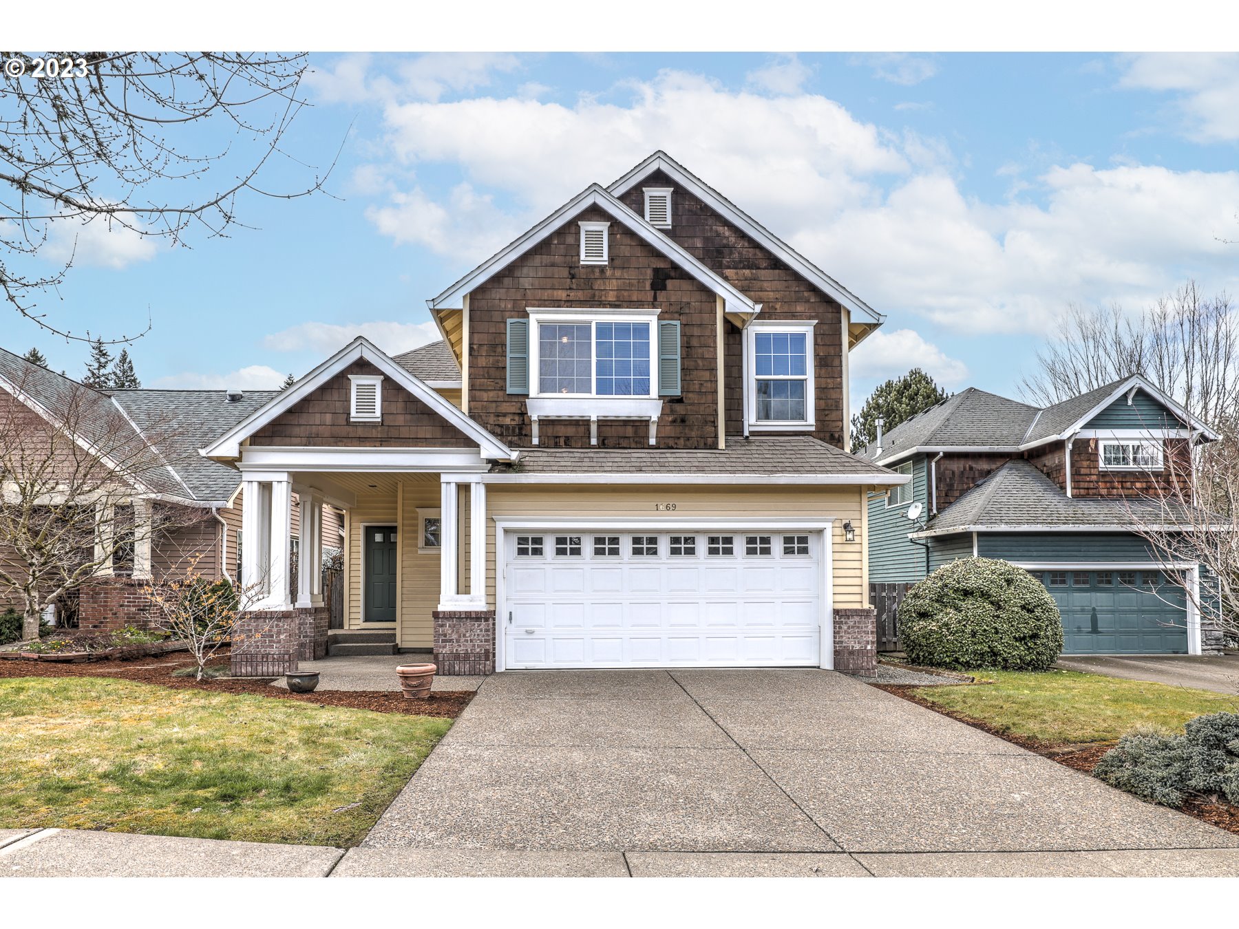 1669 NE GLEN ELLEN DR