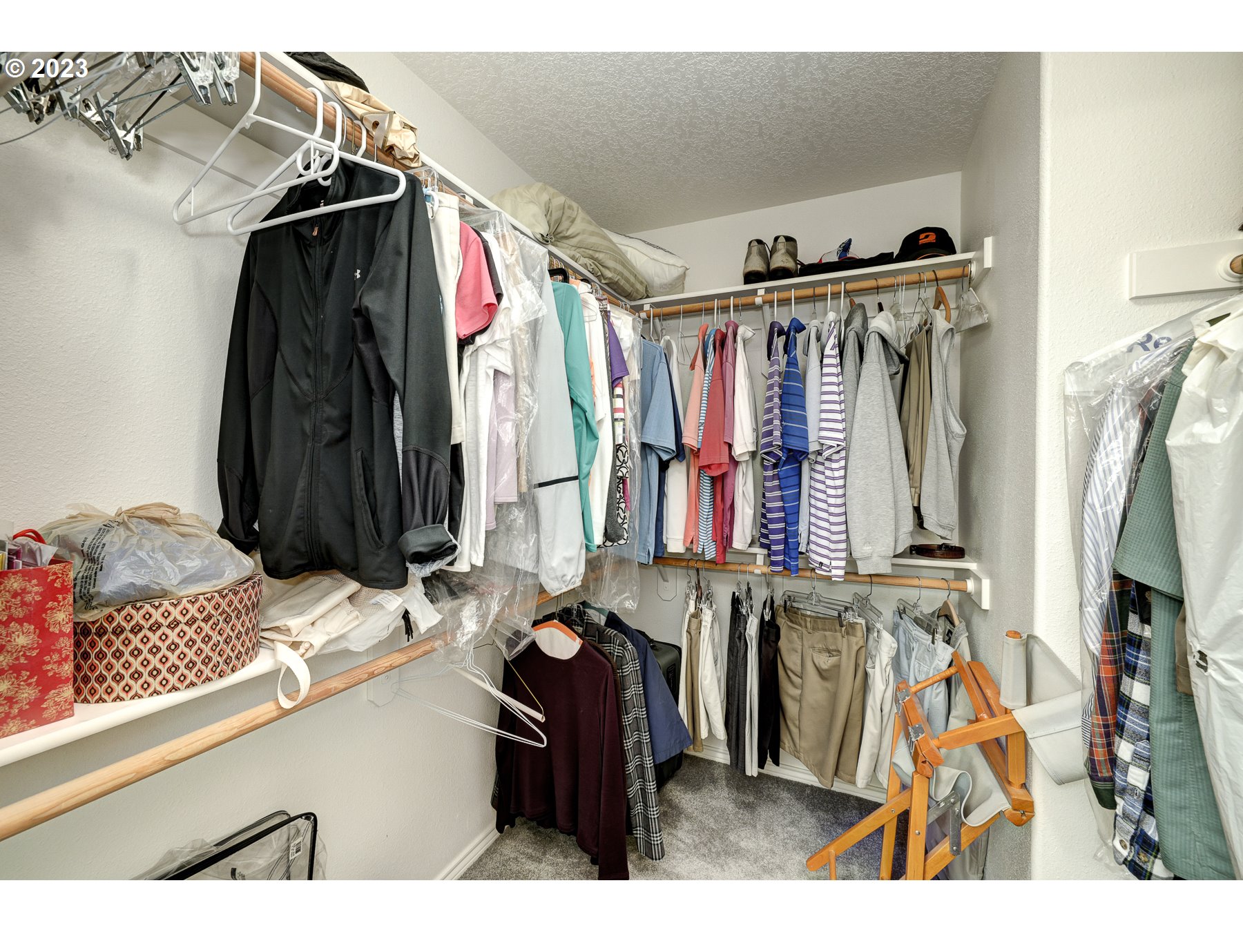 1669 NE GLEN ELLEN DR