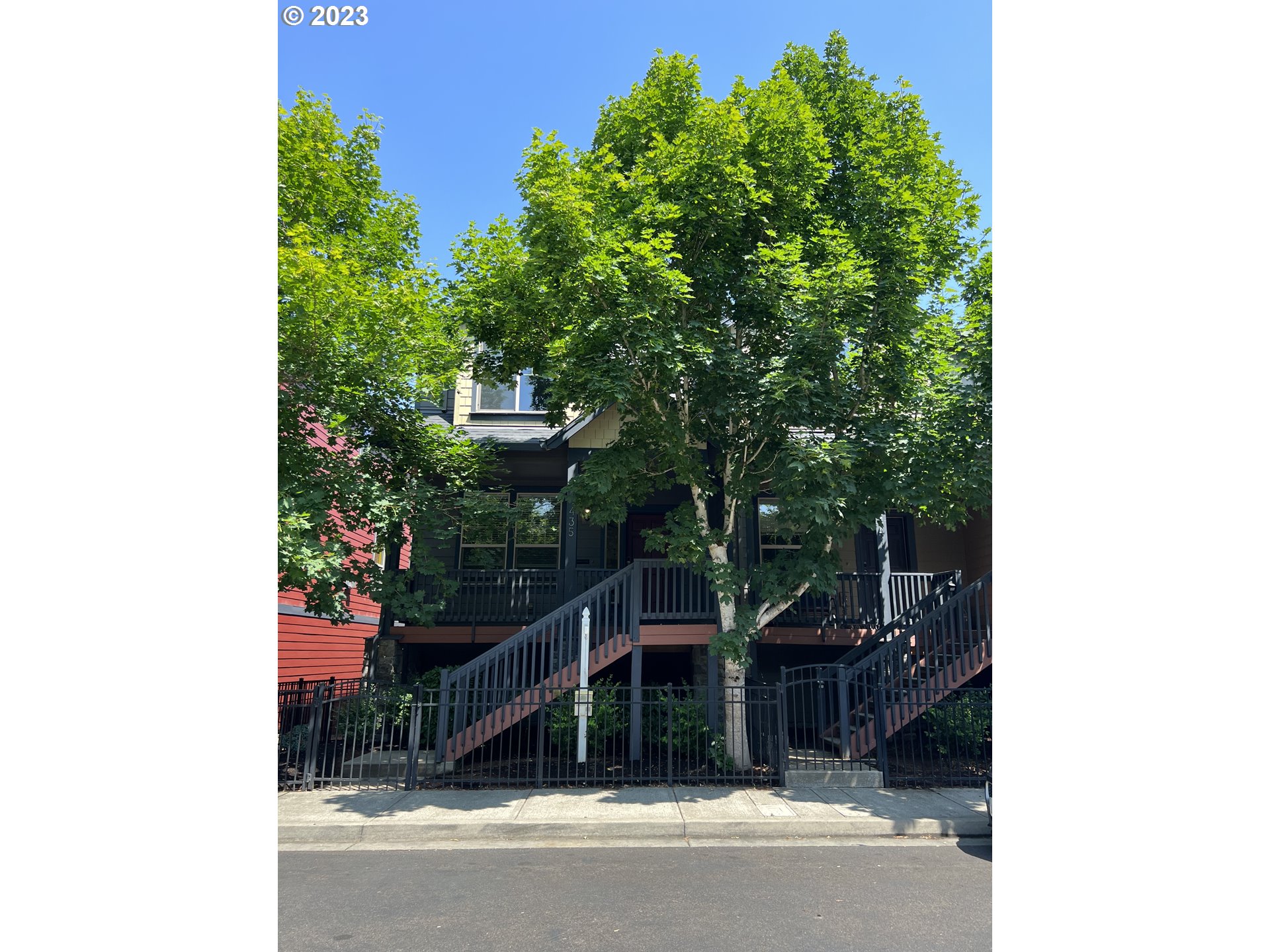 1435 NE ALEXANDRIA PL