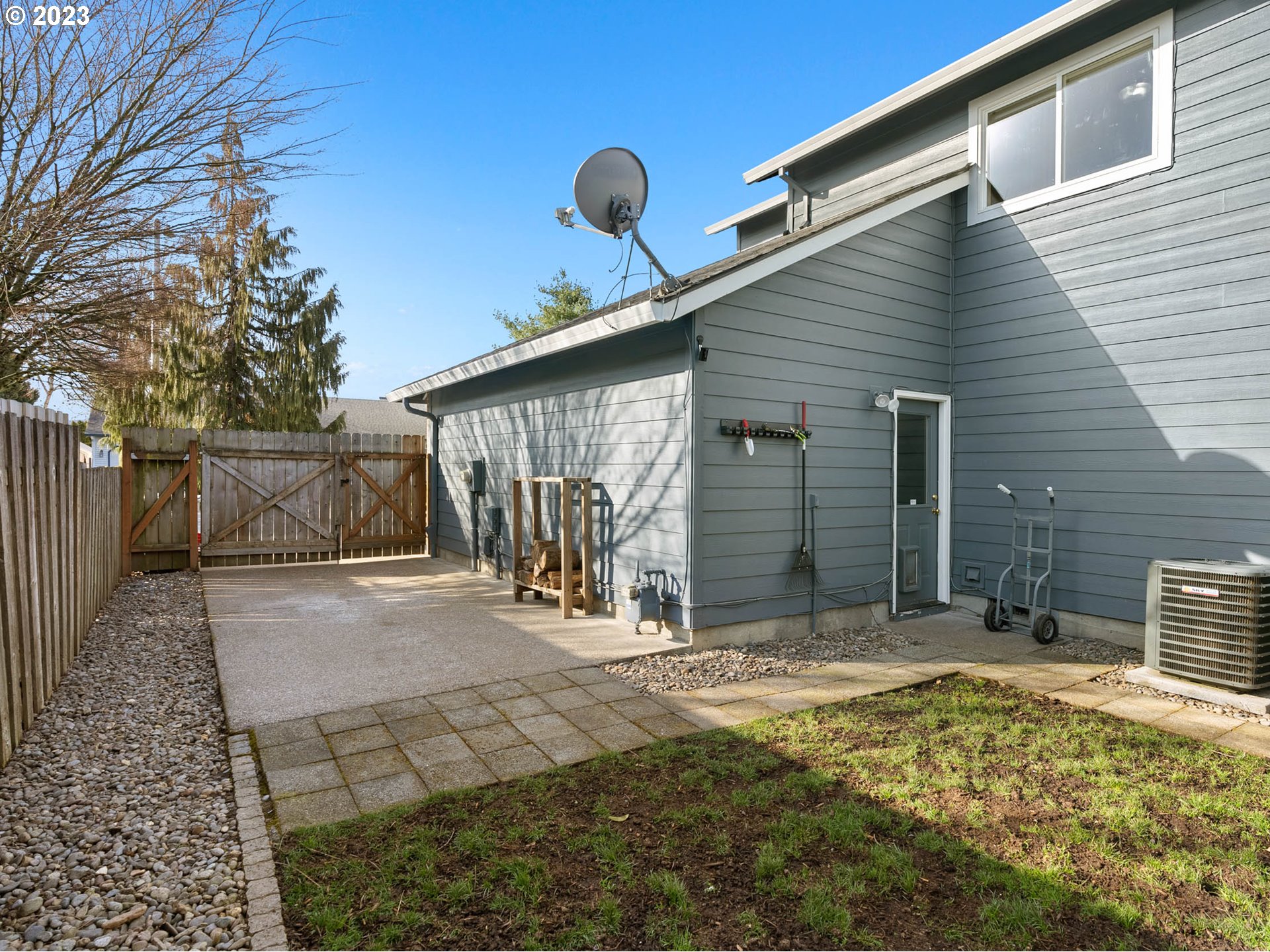 205 NE MILNE RD
