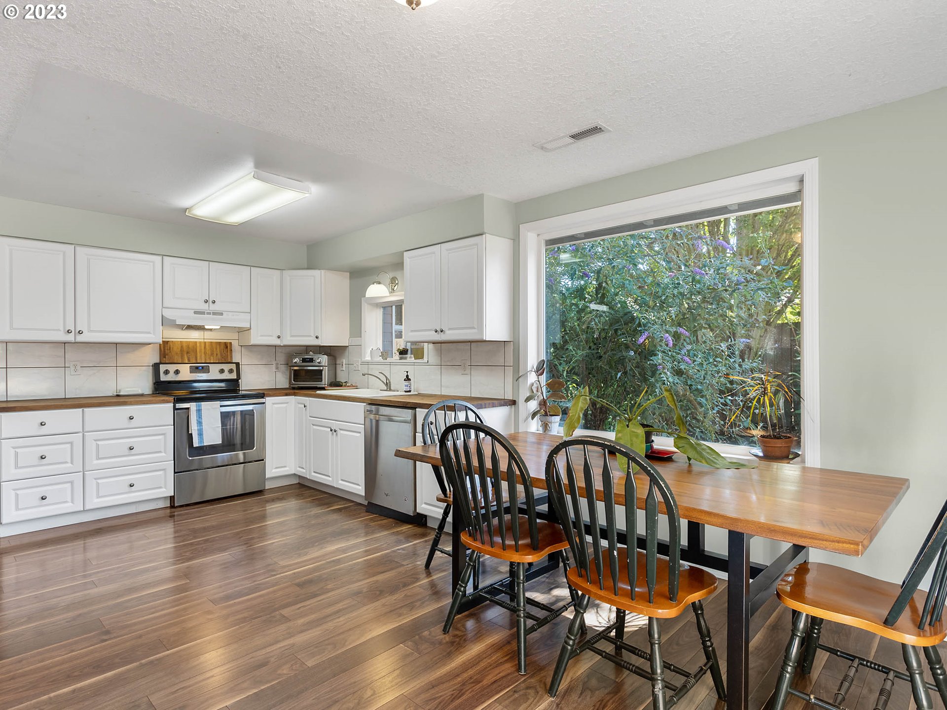 5292 NE STANCHION CT