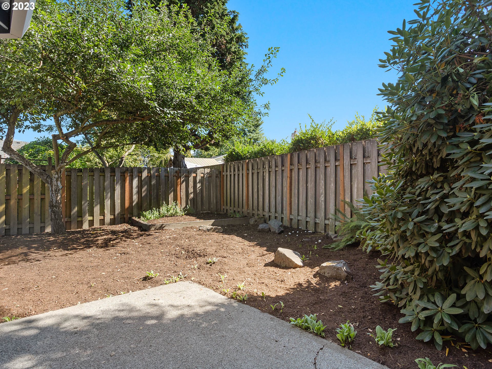 5292 NE STANCHION CT