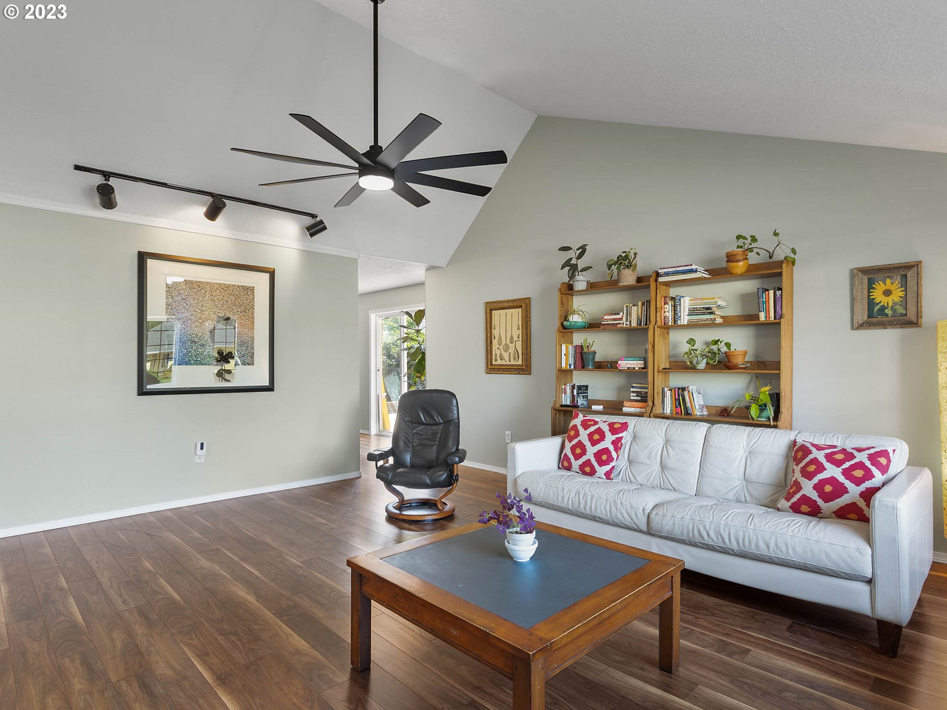 5292 NE STANCHION CT