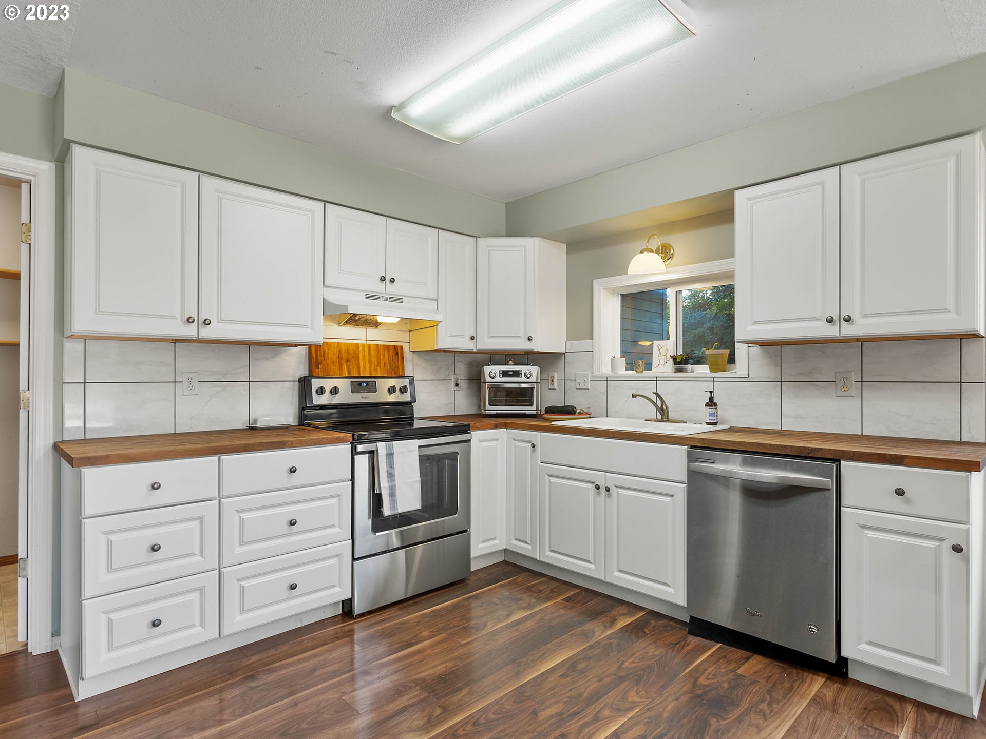 5292 NE STANCHION CT
