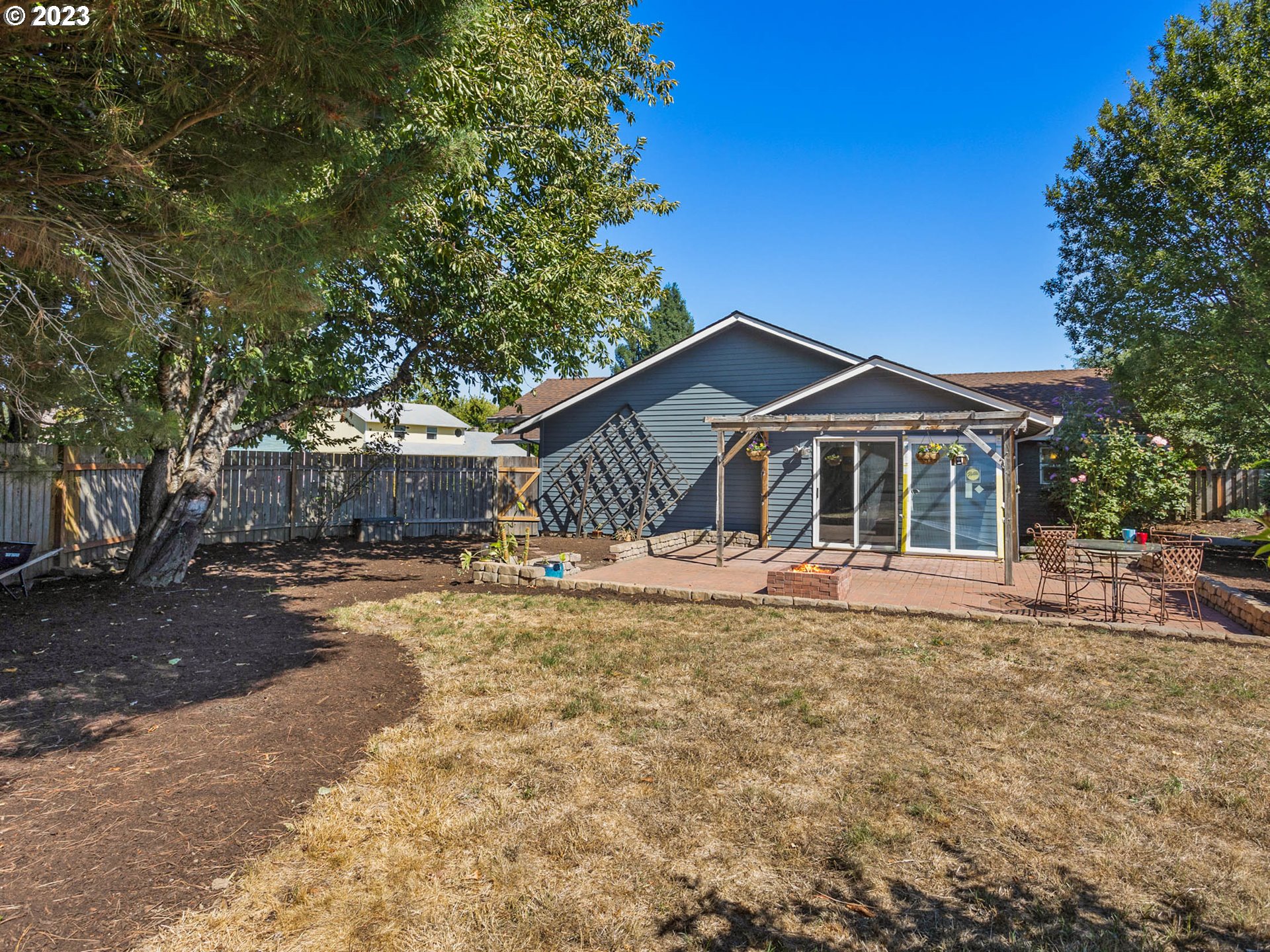 5292 NE STANCHION CT