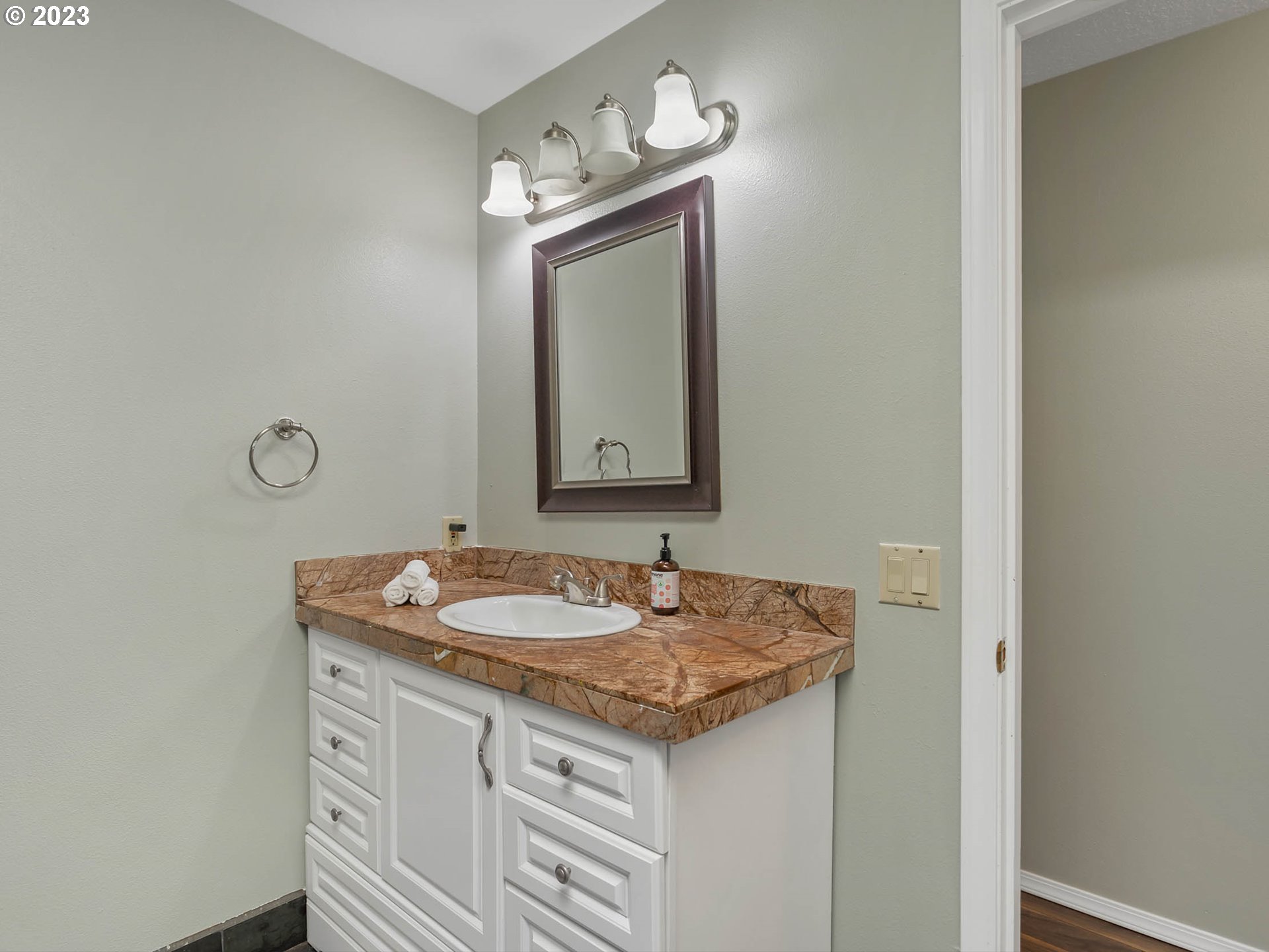5292 NE STANCHION CT