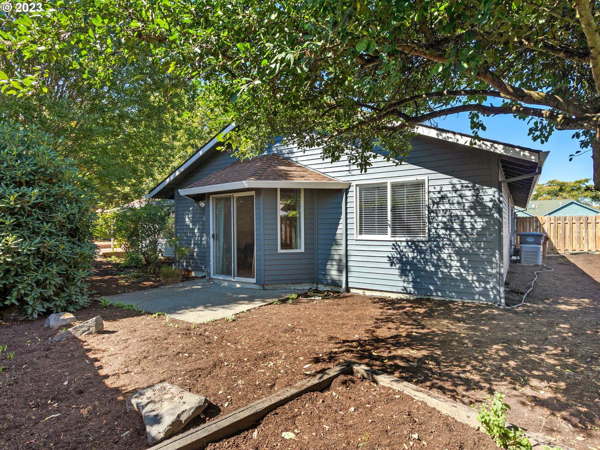 5292 NE STANCHION CT