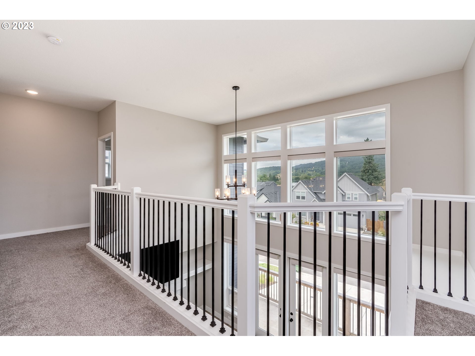240 E TAYLOR DR