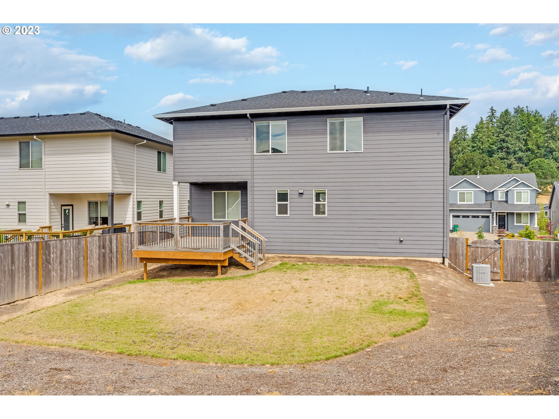 240 E TAYLOR DR