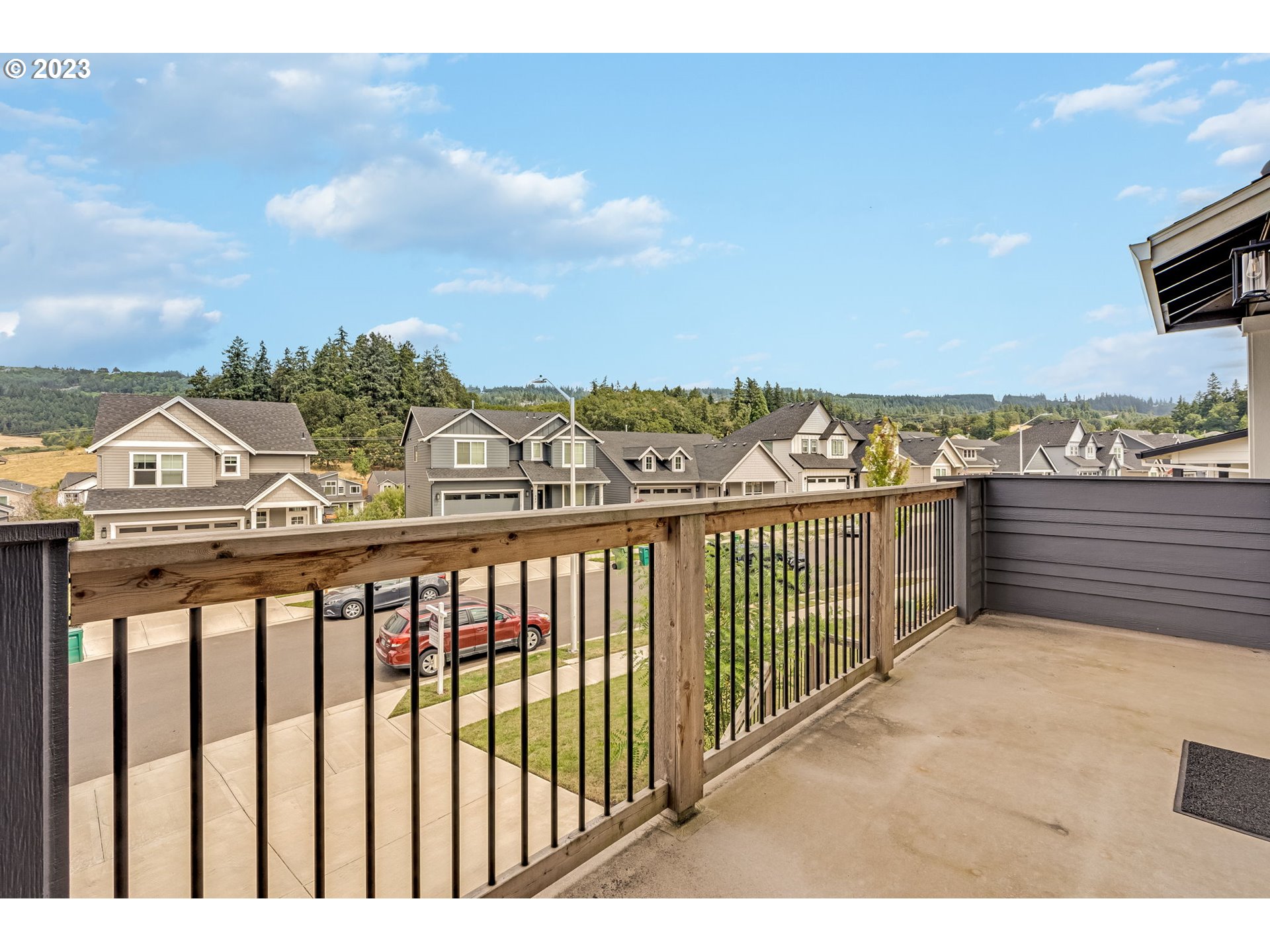 240 E TAYLOR DR