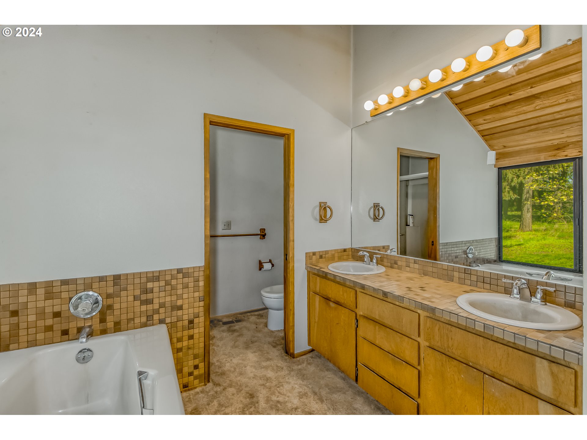 8745 SW HILLSBORO HWY