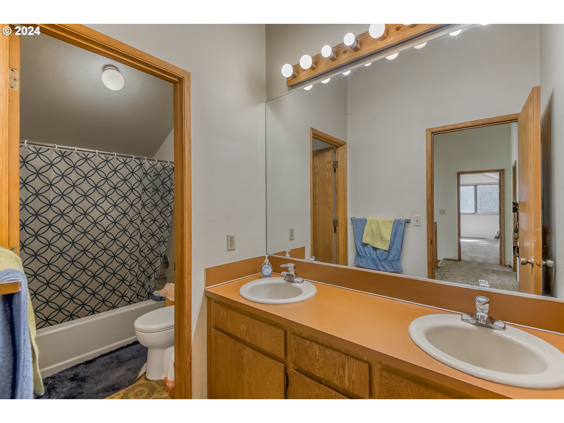 8745 SW HILLSBORO HWY