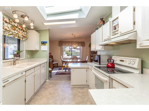 100 SW 195th AVE 206