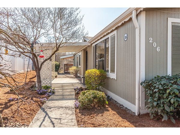 100 SW 195th AVE 206