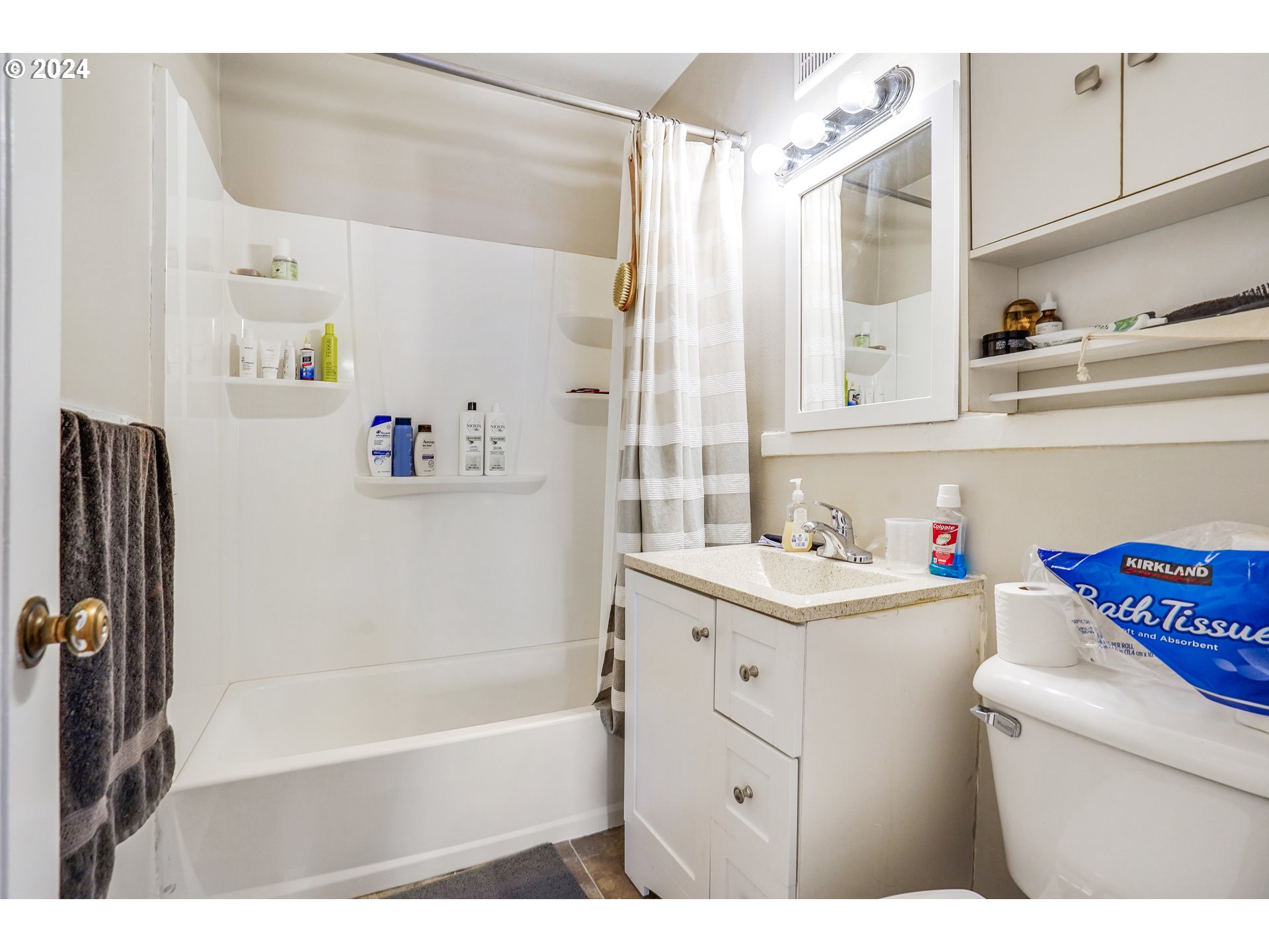 335 NW 9TH ST