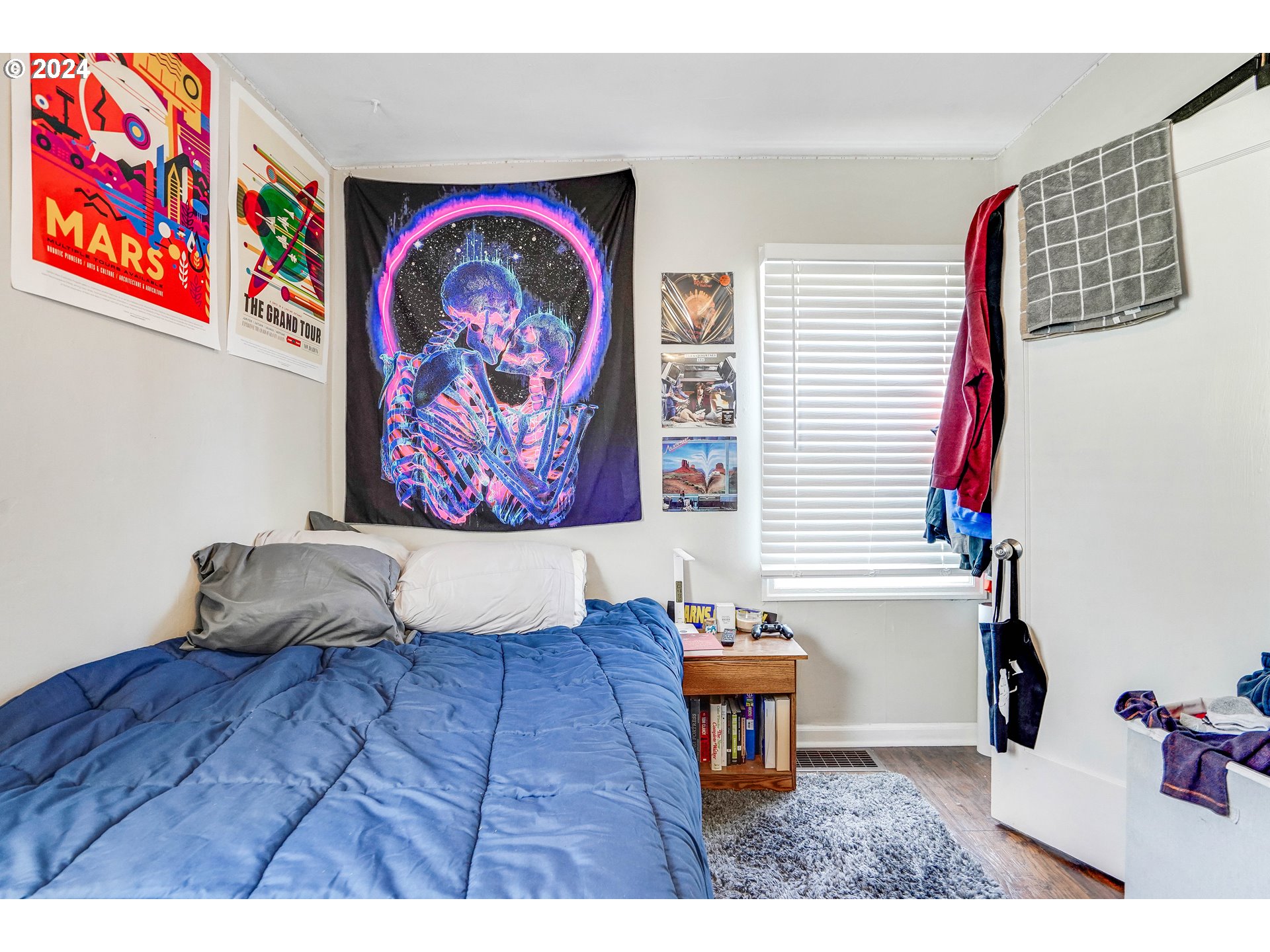 335 NW 9TH ST