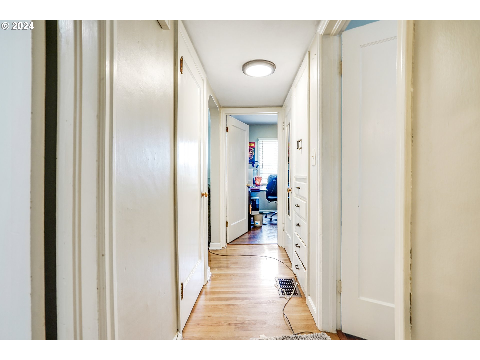 335 NW 9TH ST