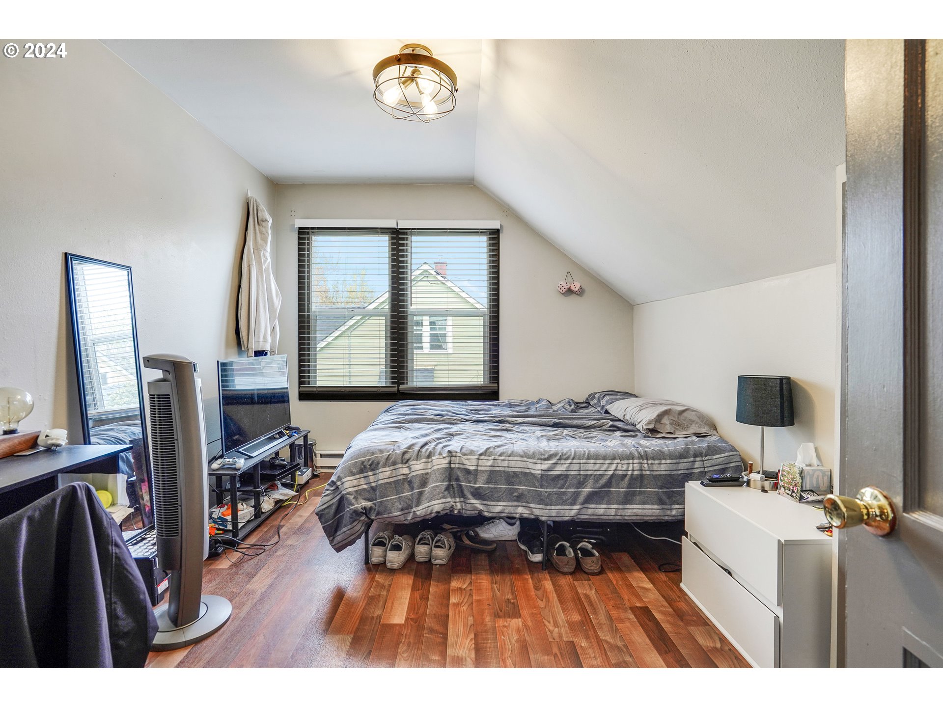 335 NW 9TH ST
