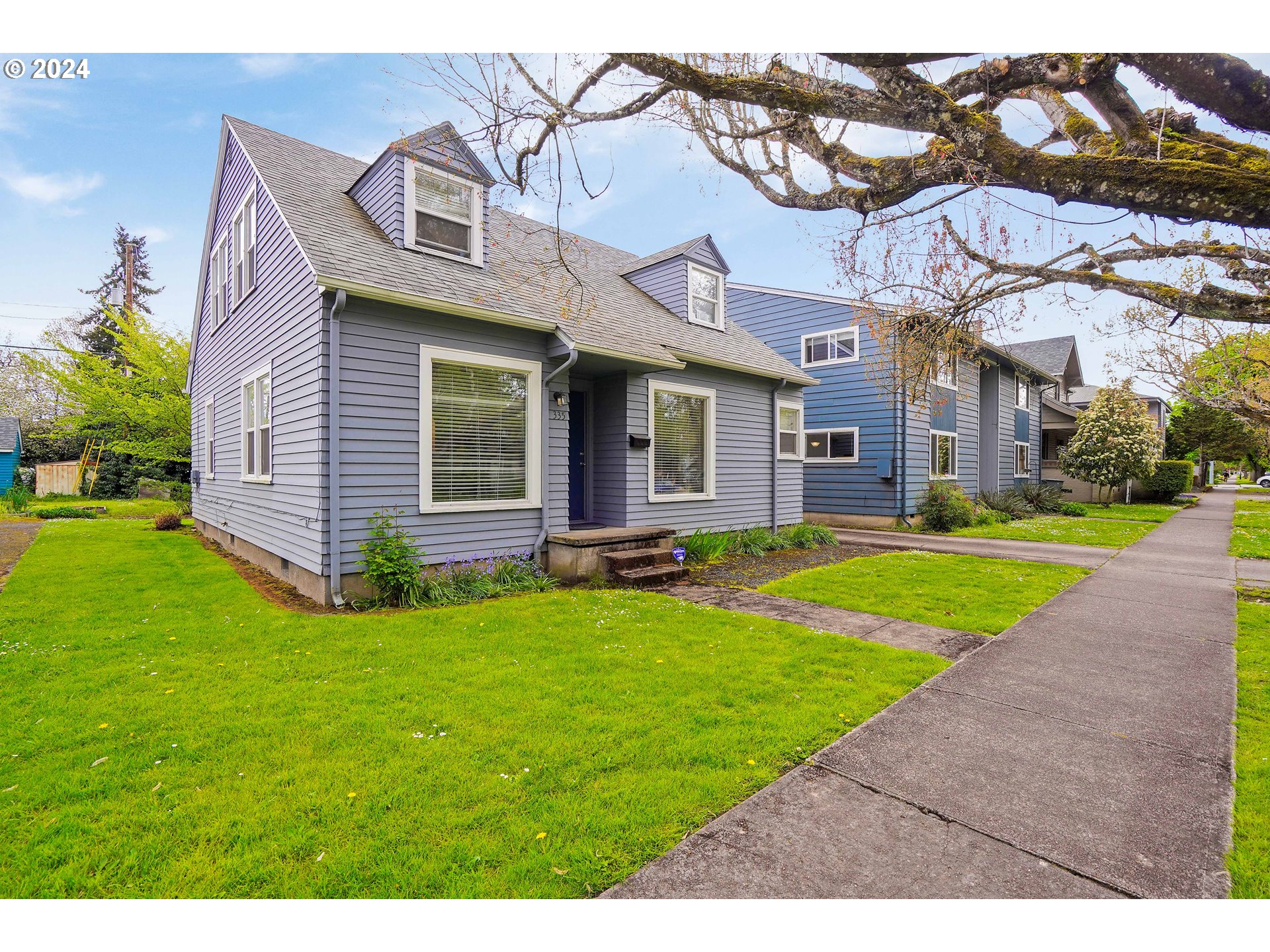 335 NW 9TH ST