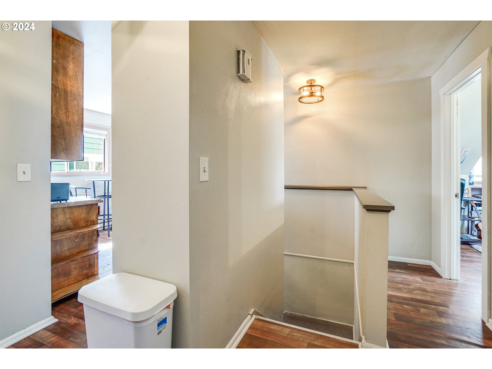335 NW 9TH ST