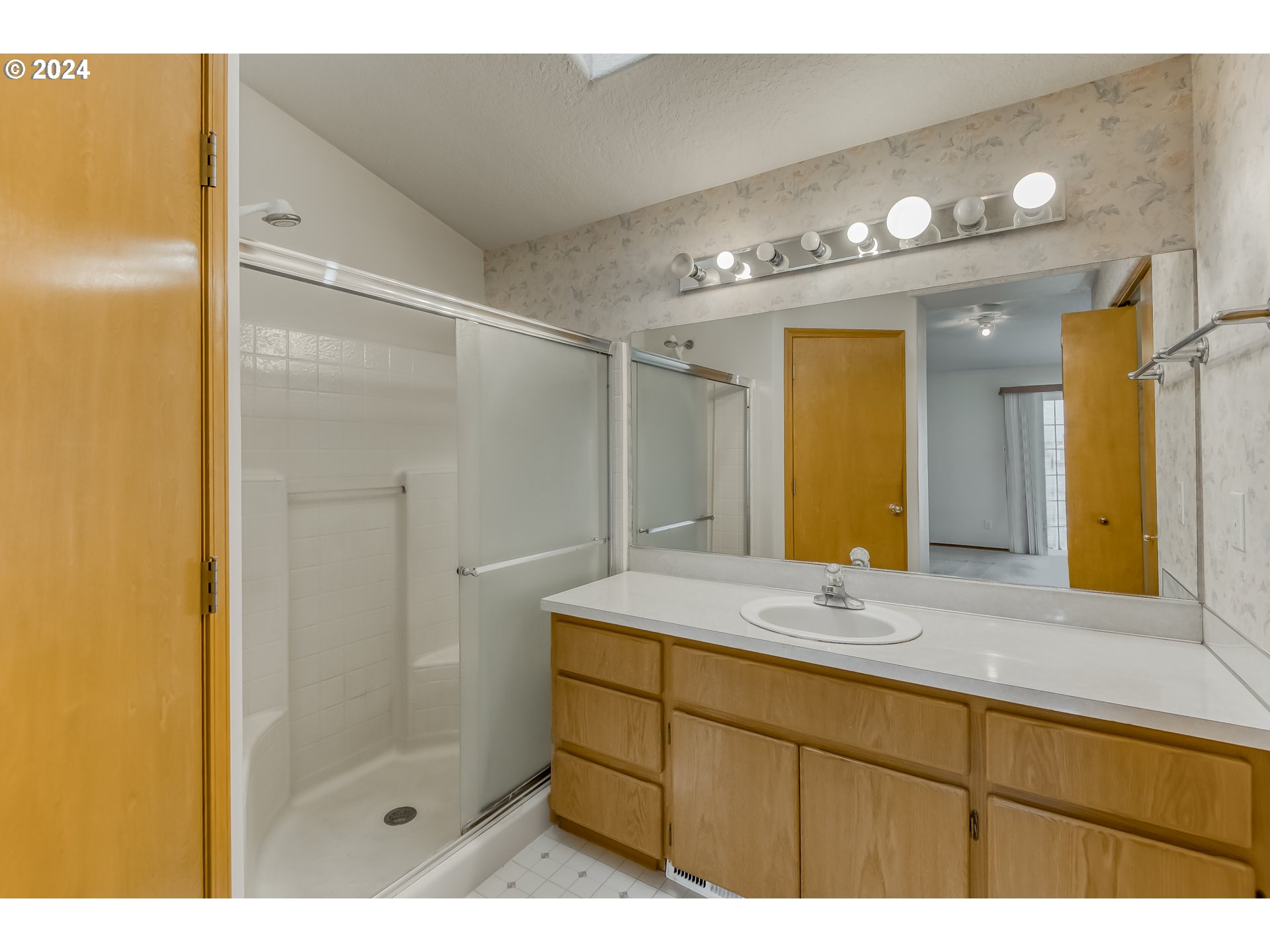 1235 CONSTITUTION AVE