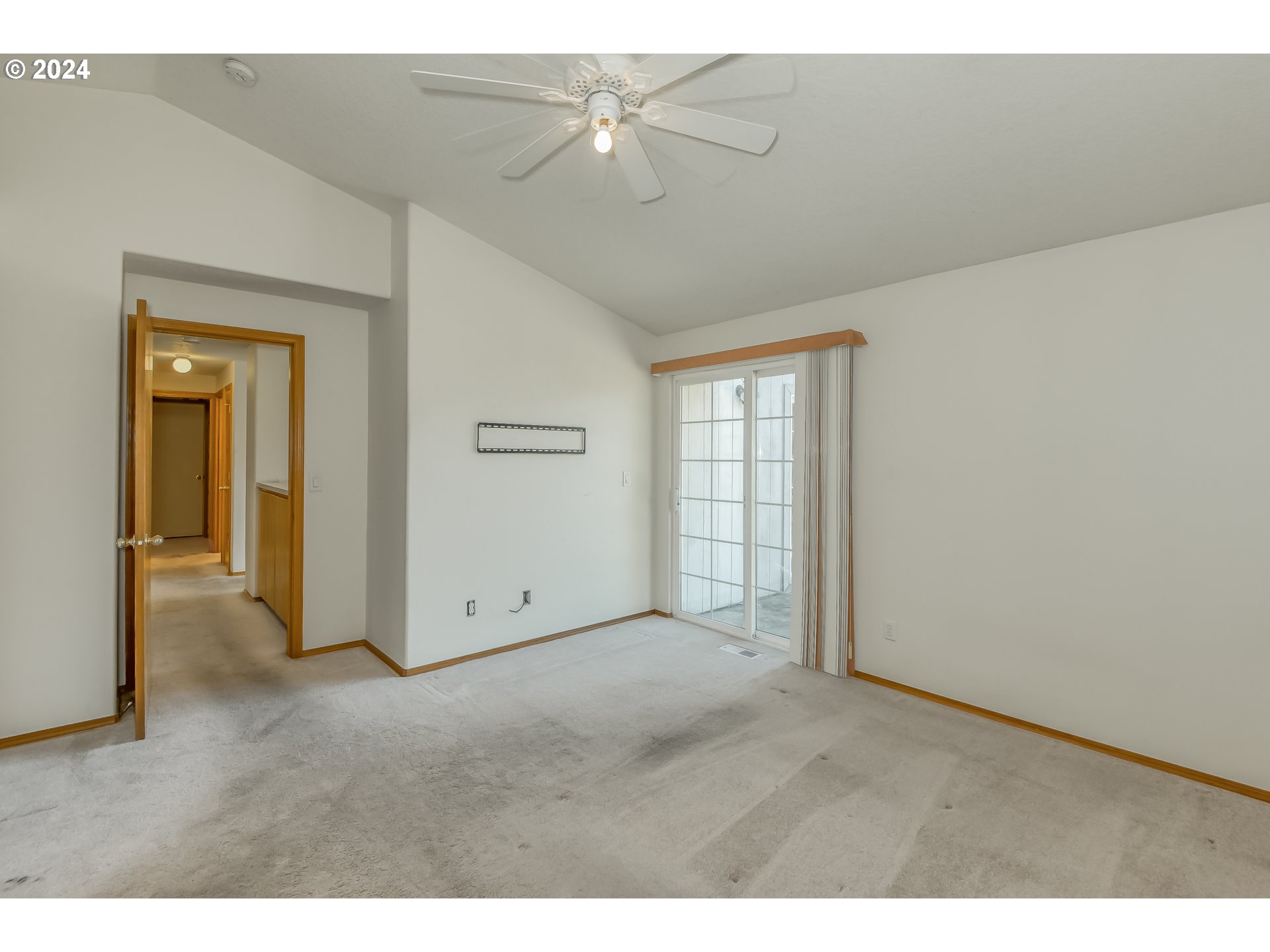 1235 CONSTITUTION AVE