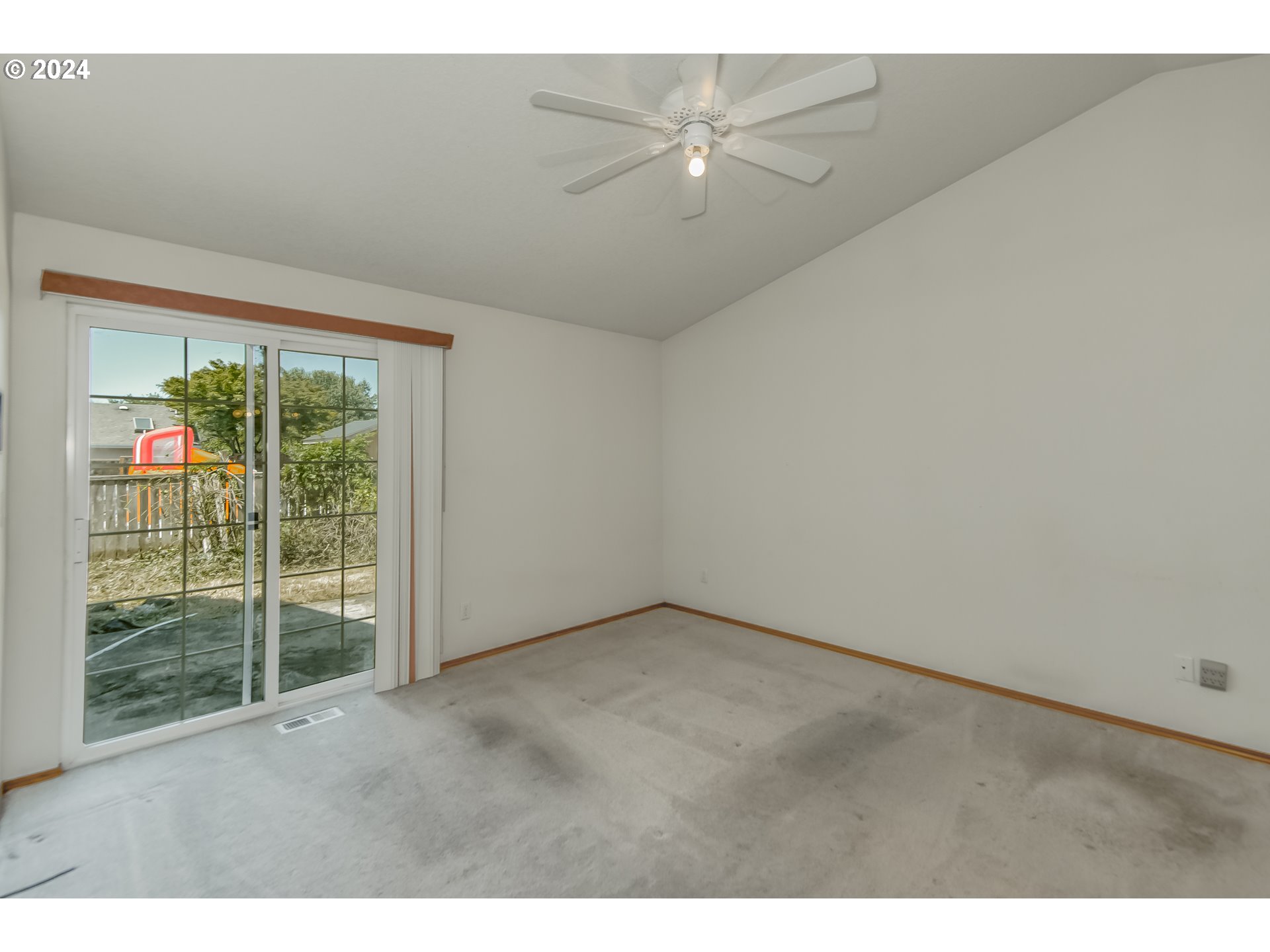 1235 CONSTITUTION AVE