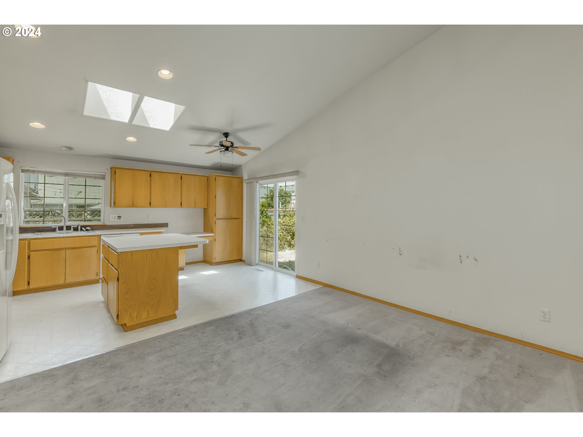 1235 CONSTITUTION AVE