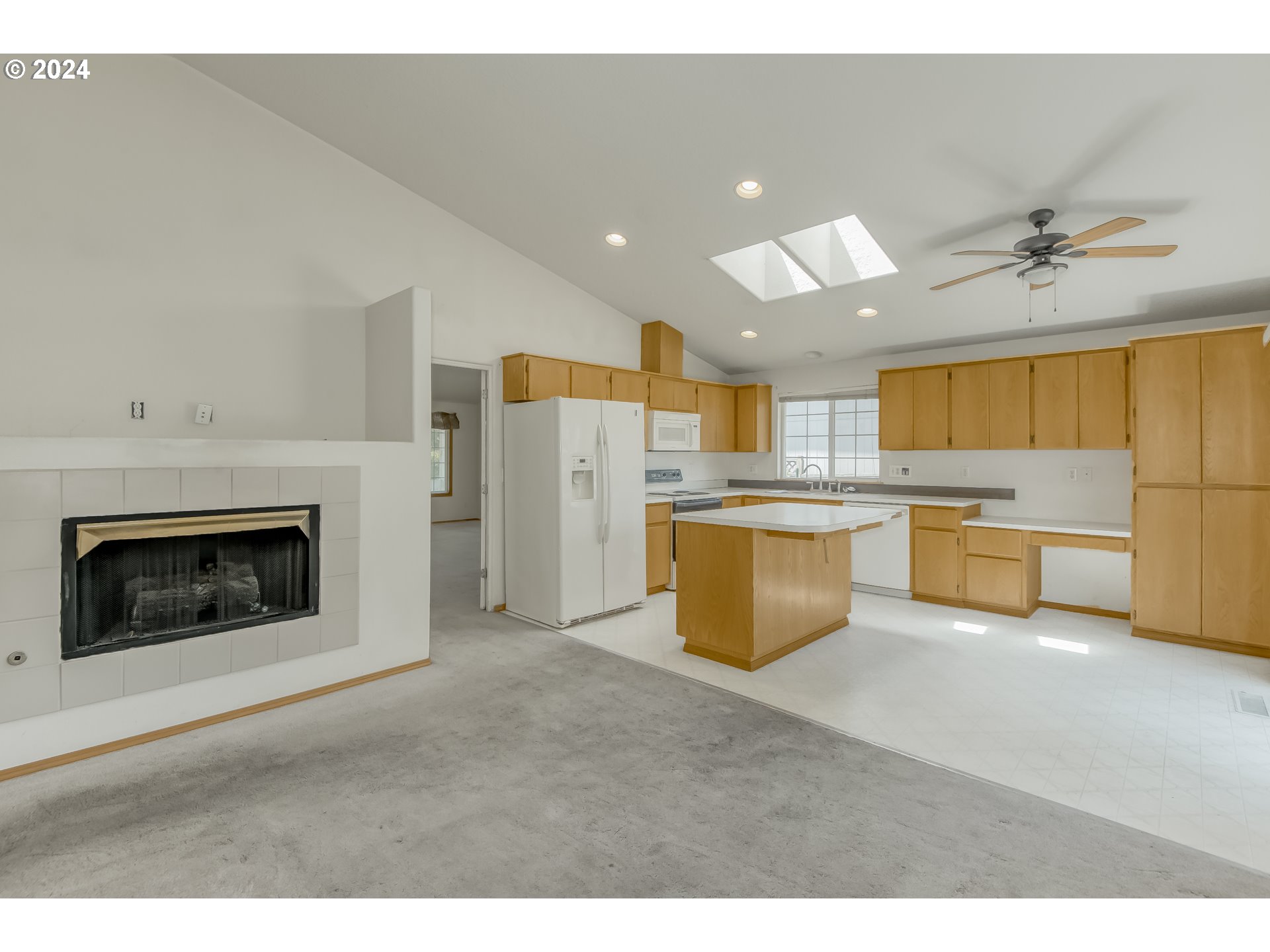 1235 CONSTITUTION AVE