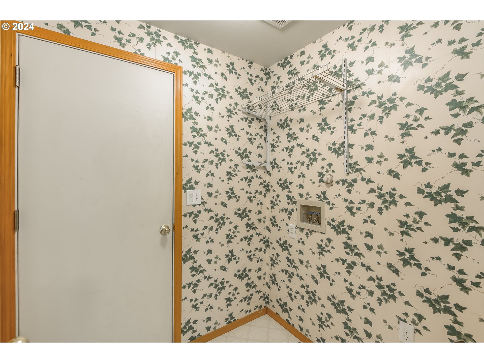 1235 CONSTITUTION AVE