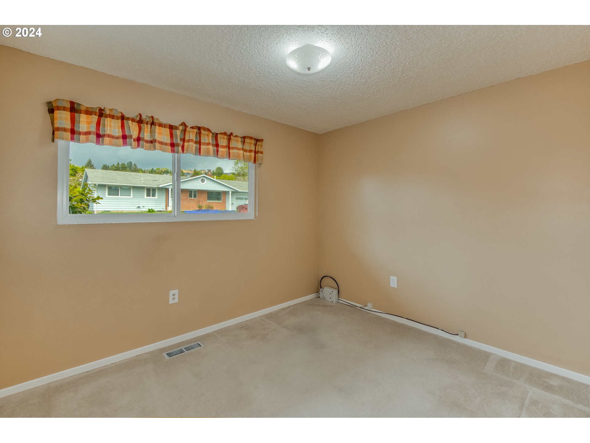 15580 SW ROYALTY PKWY