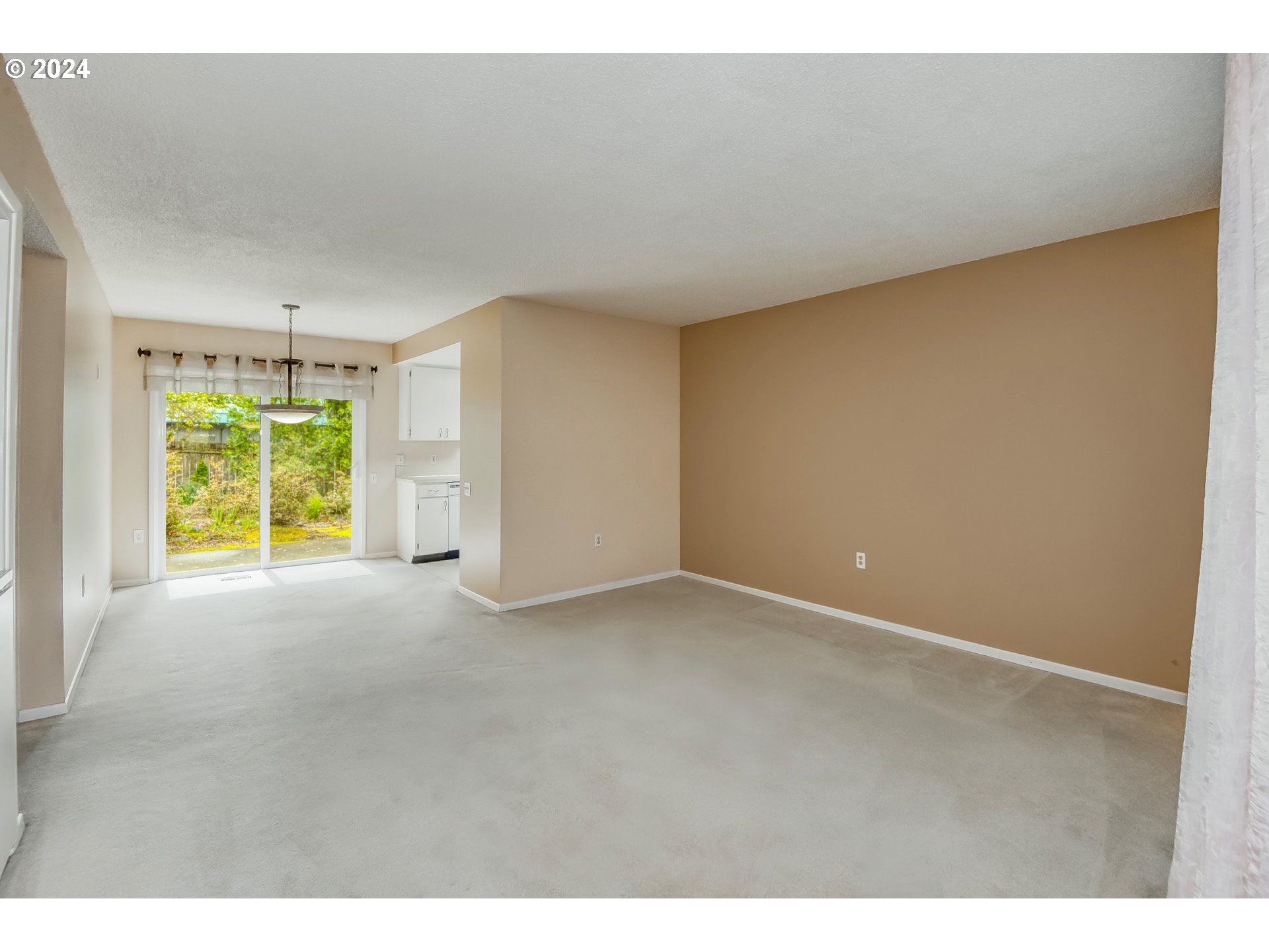 15580 SW ROYALTY PKWY