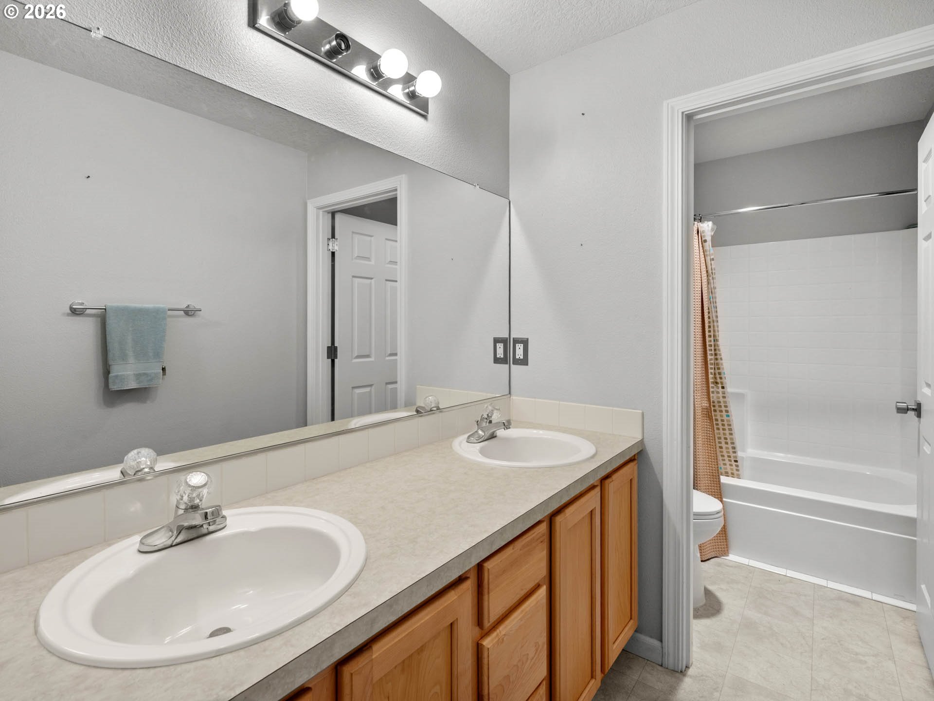 726 NW HARVEST MOON DR