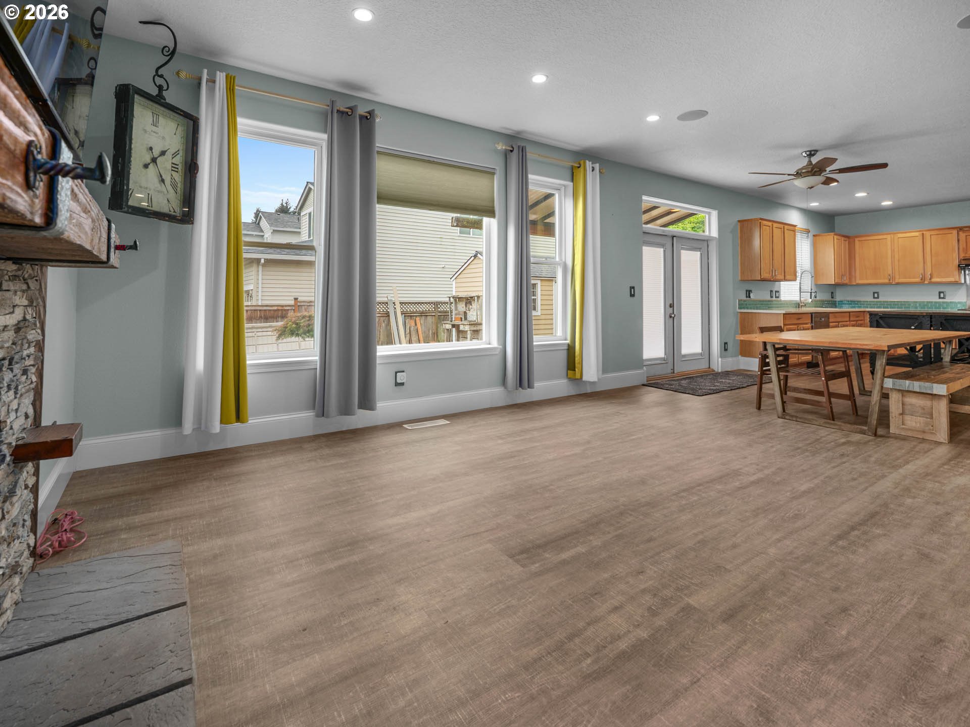 726 NW HARVEST MOON DR