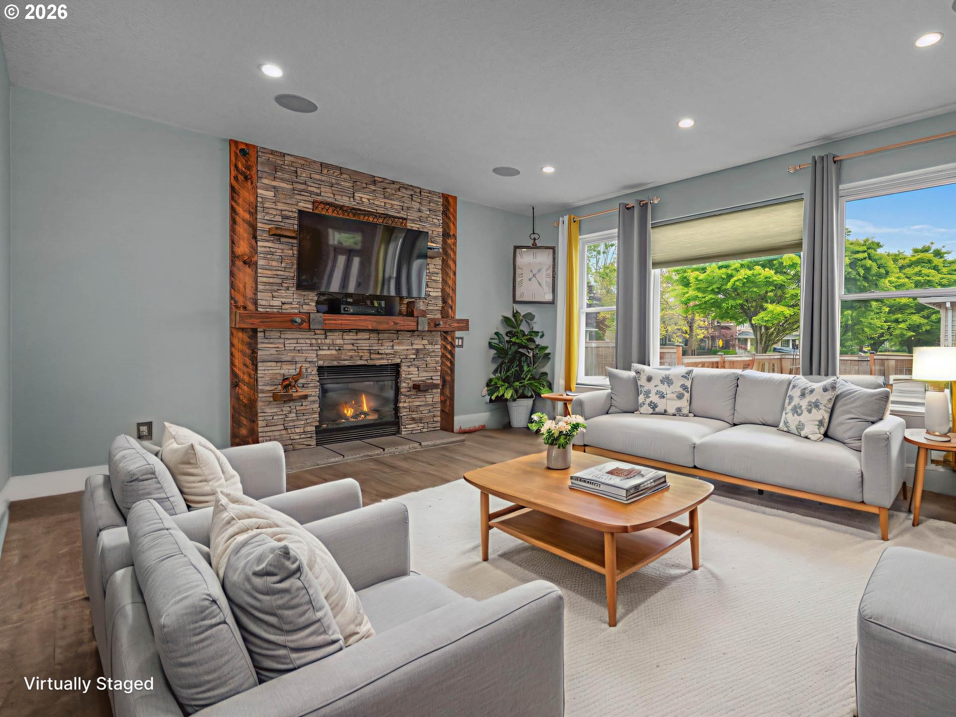 726 NW HARVEST MOON DR