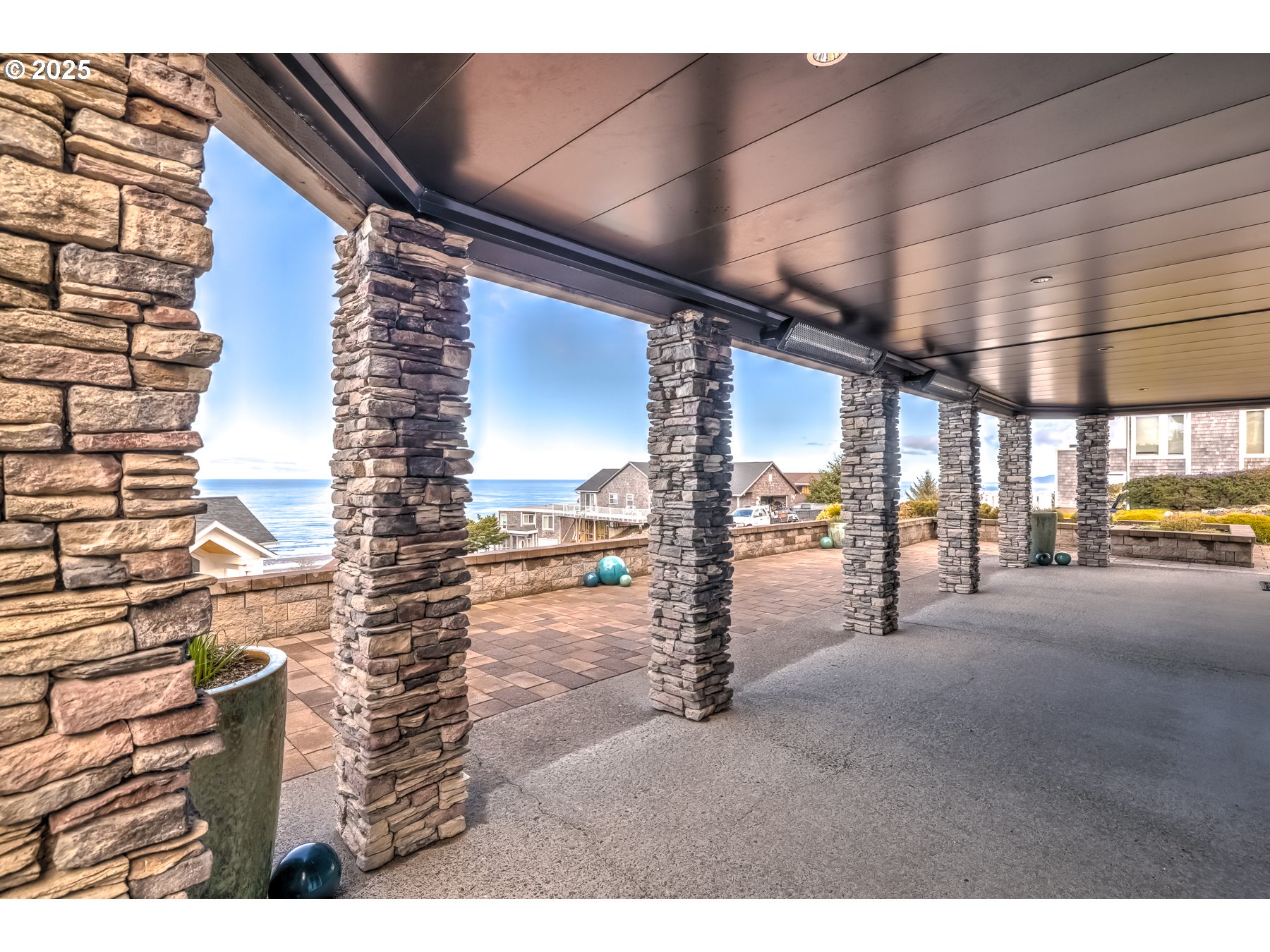 402 NORTHSLOPE WAY