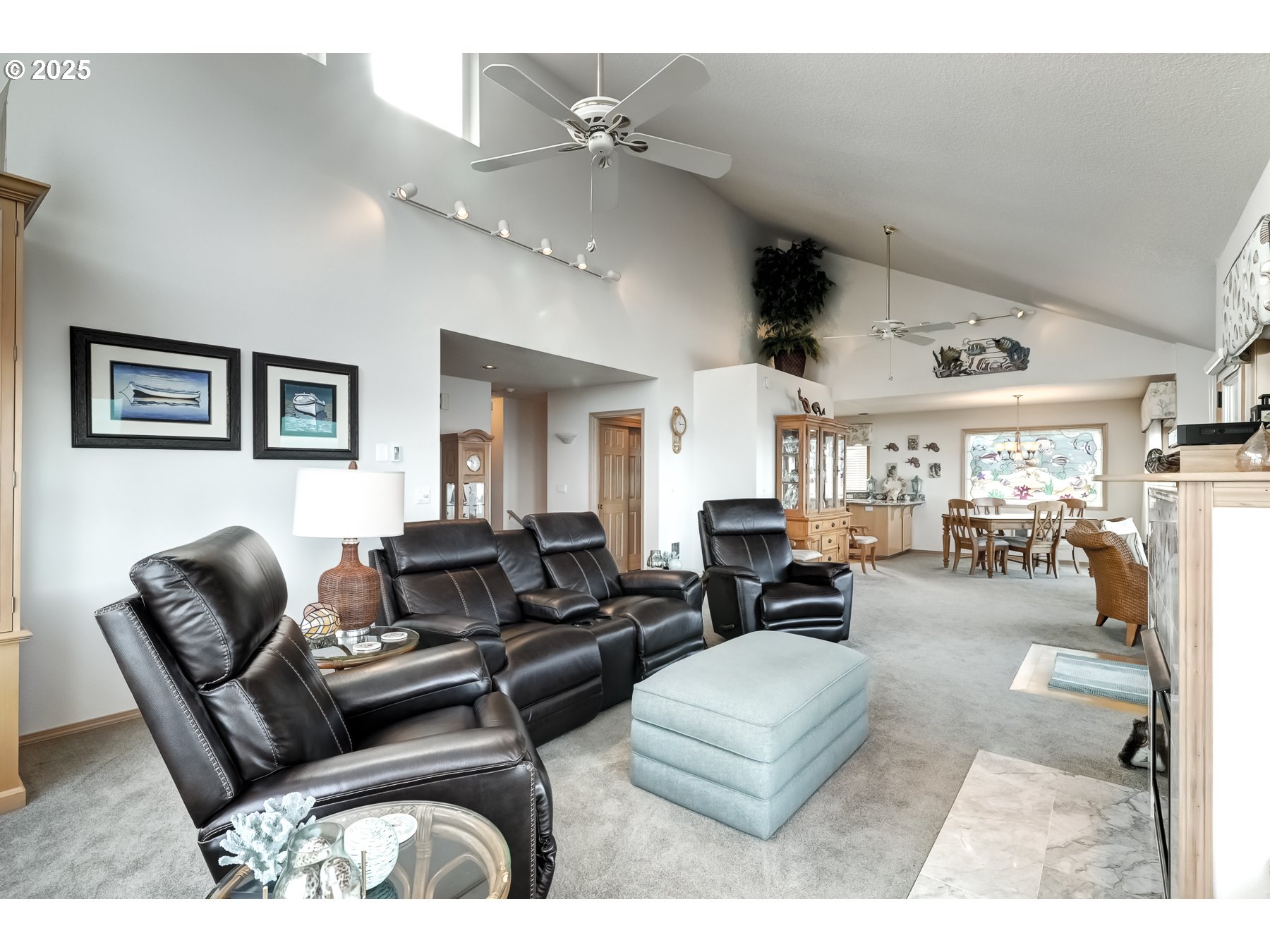 402 NORTHSLOPE WAY