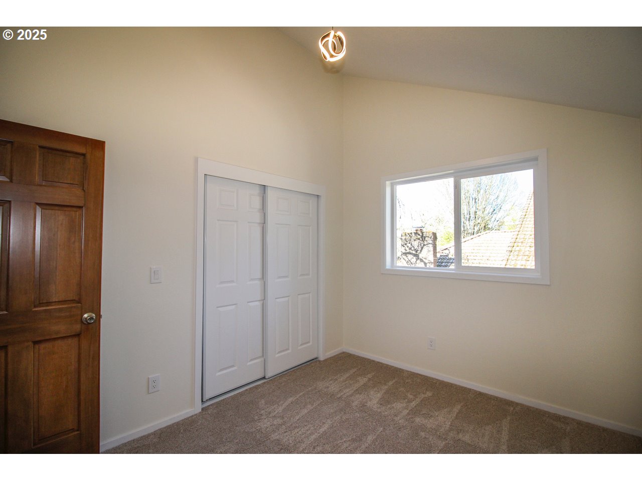 534 NE GERALDINE DR